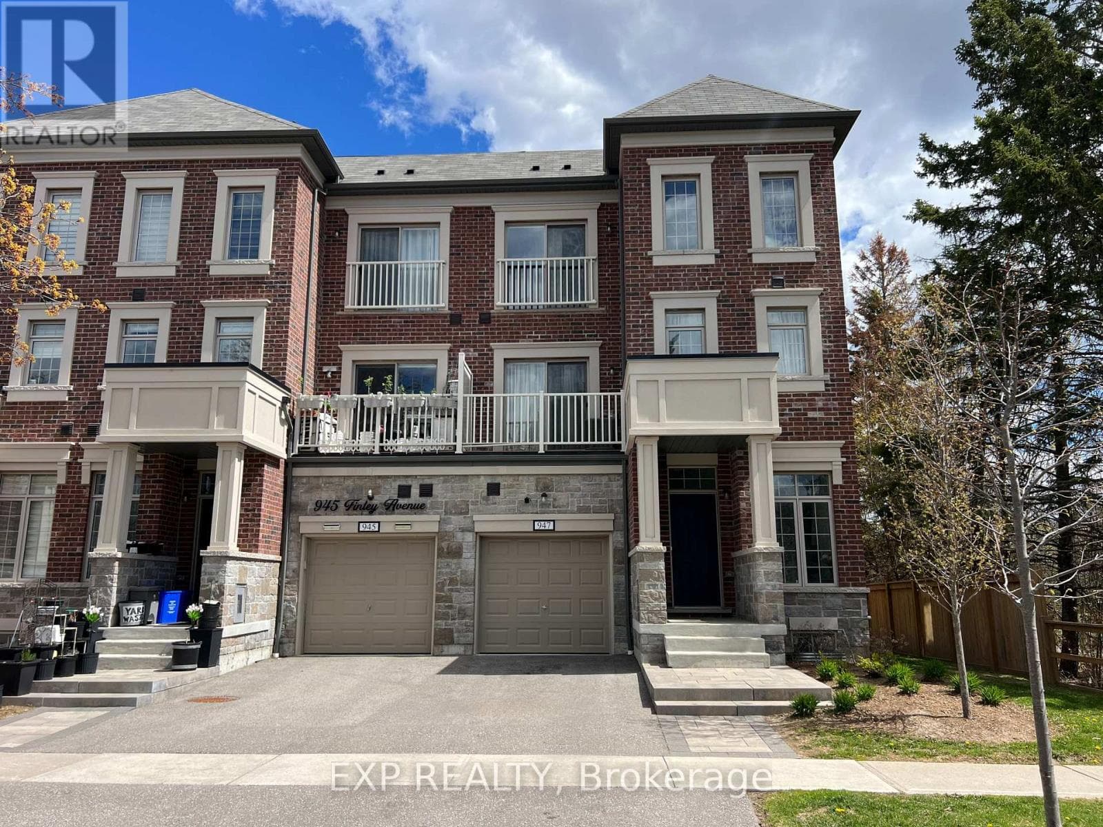 947 FINLEY AVENUE in Duffins Bay