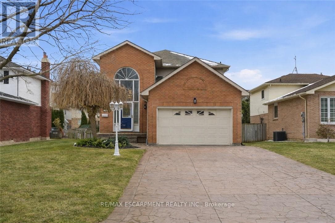 12 SUMNER CRESCENT in