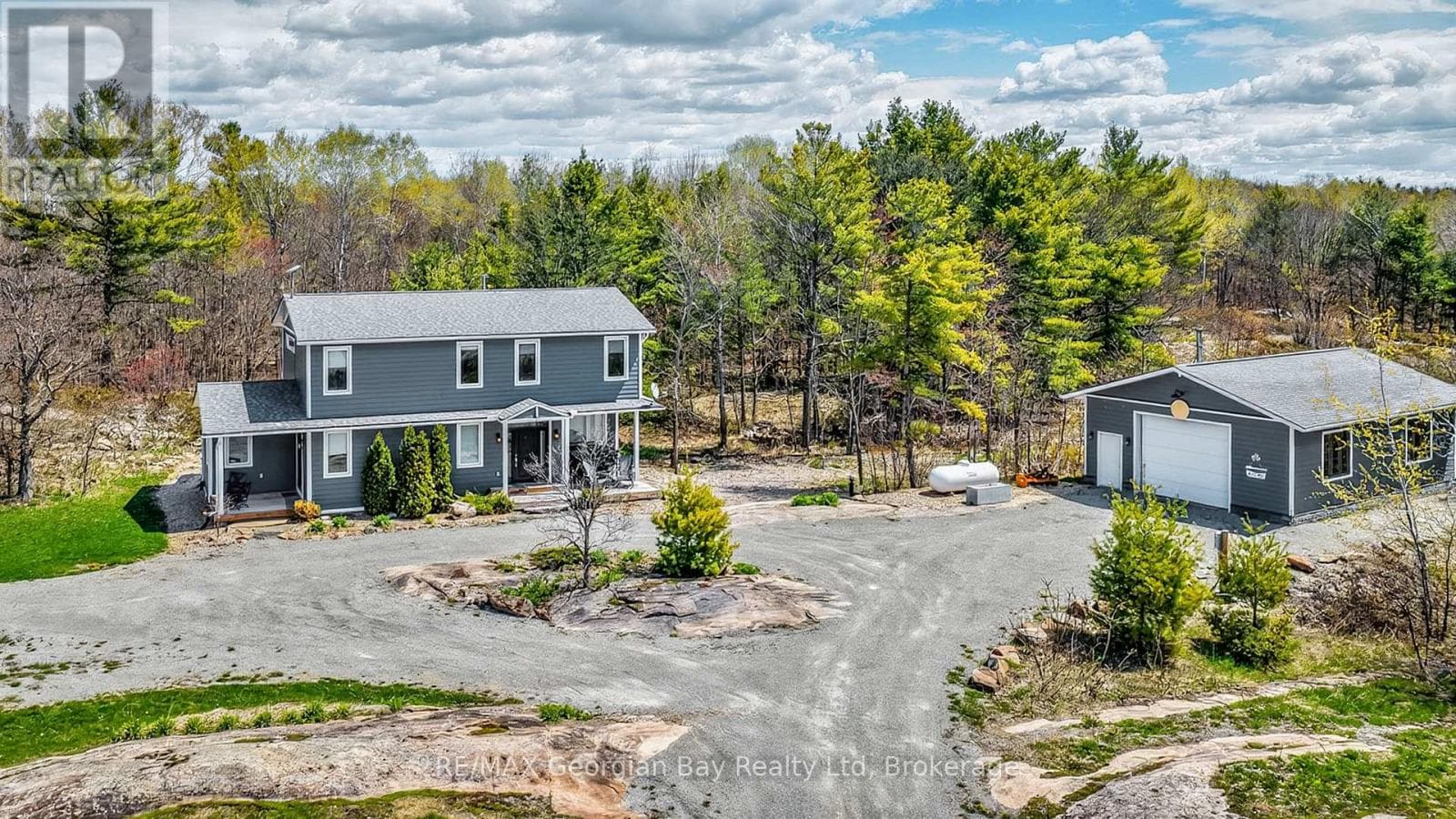 1432 HONEY HARBOUR ROAD in