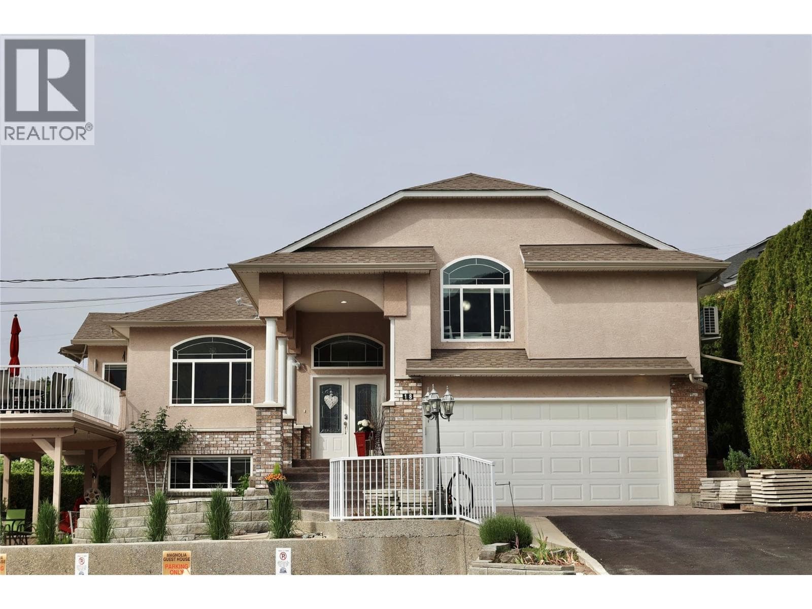 18 Magnolia Place in