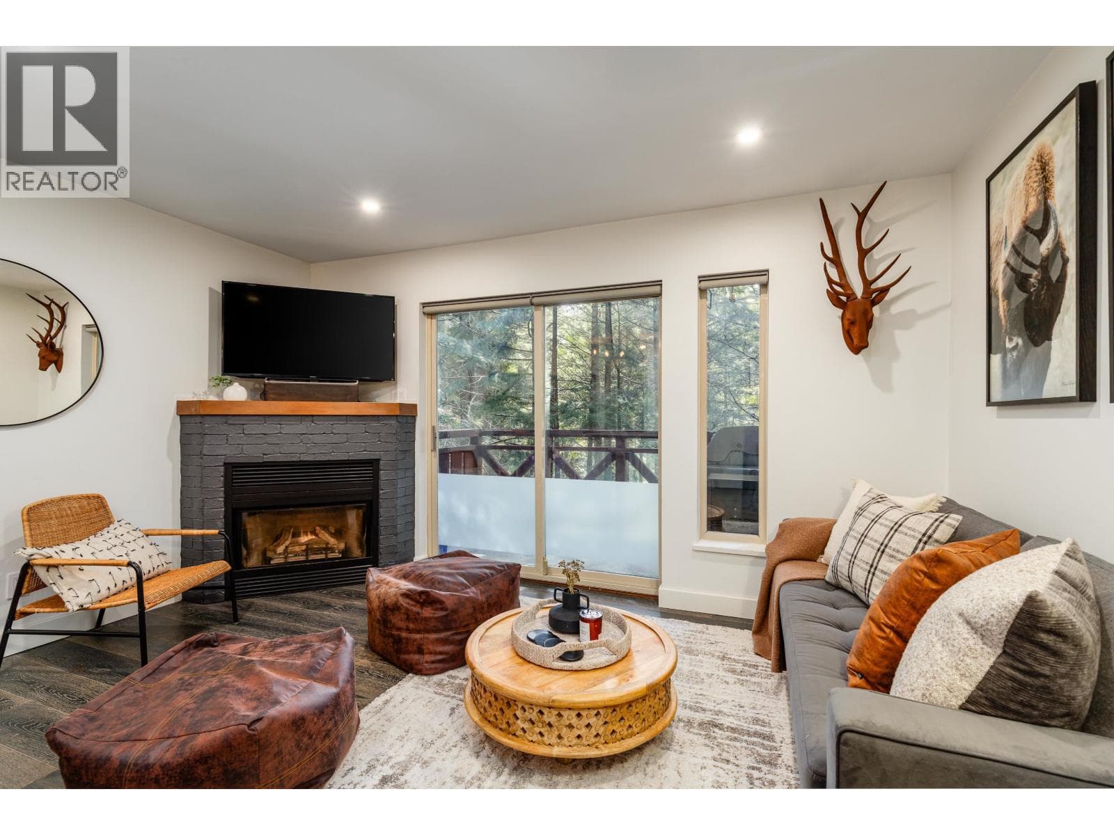 113 3070 HILLCREST DRIVE in
