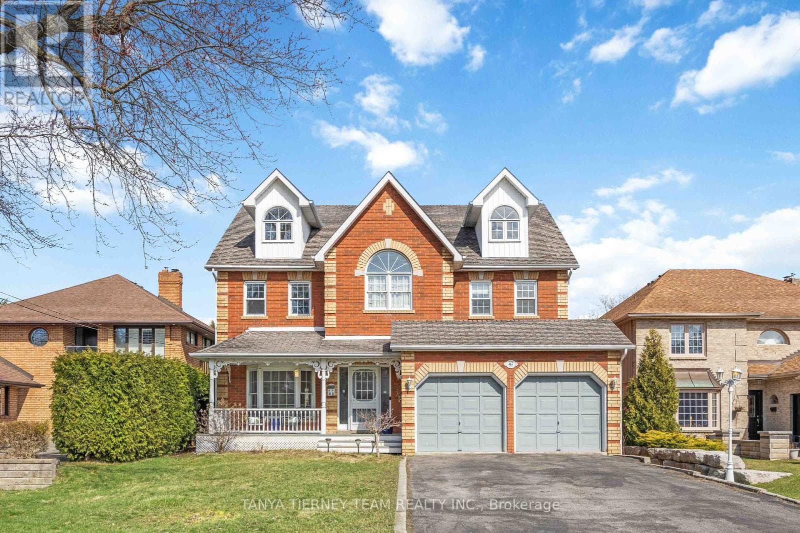 467 OAKWOOD DRIVE in Rosebank