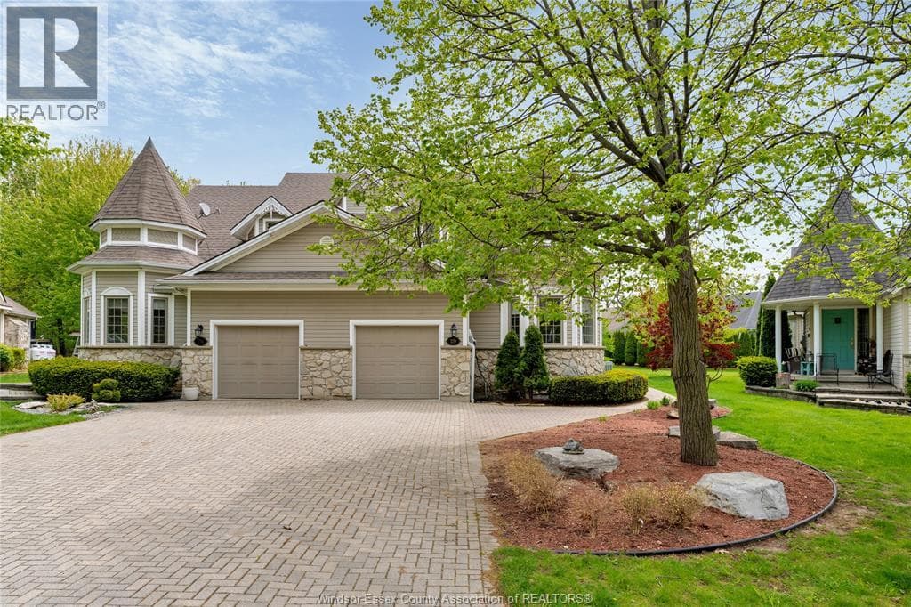 233 CRYSTAL BAIE DRIVE in