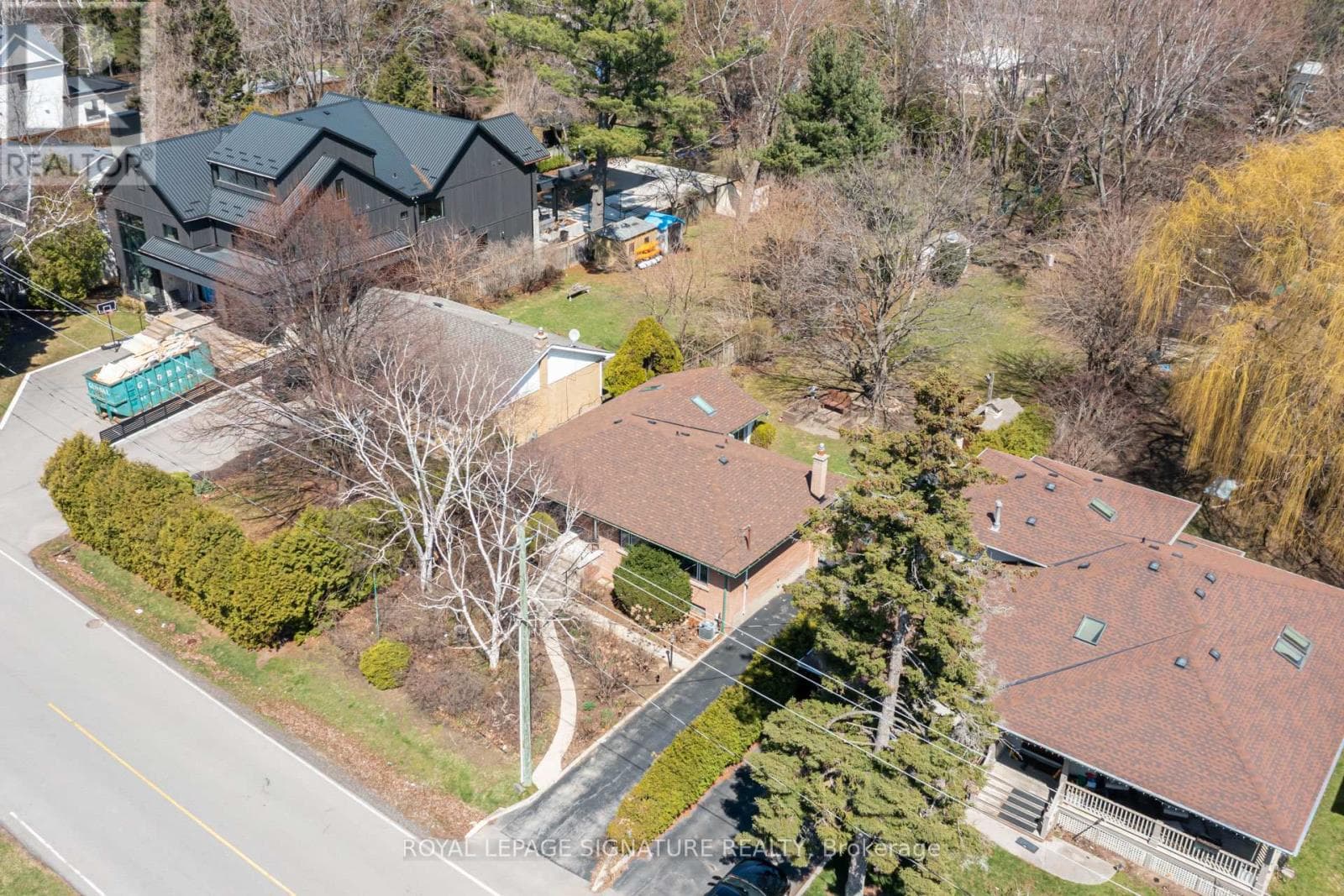 411 MAPLEHURST AVENUE in