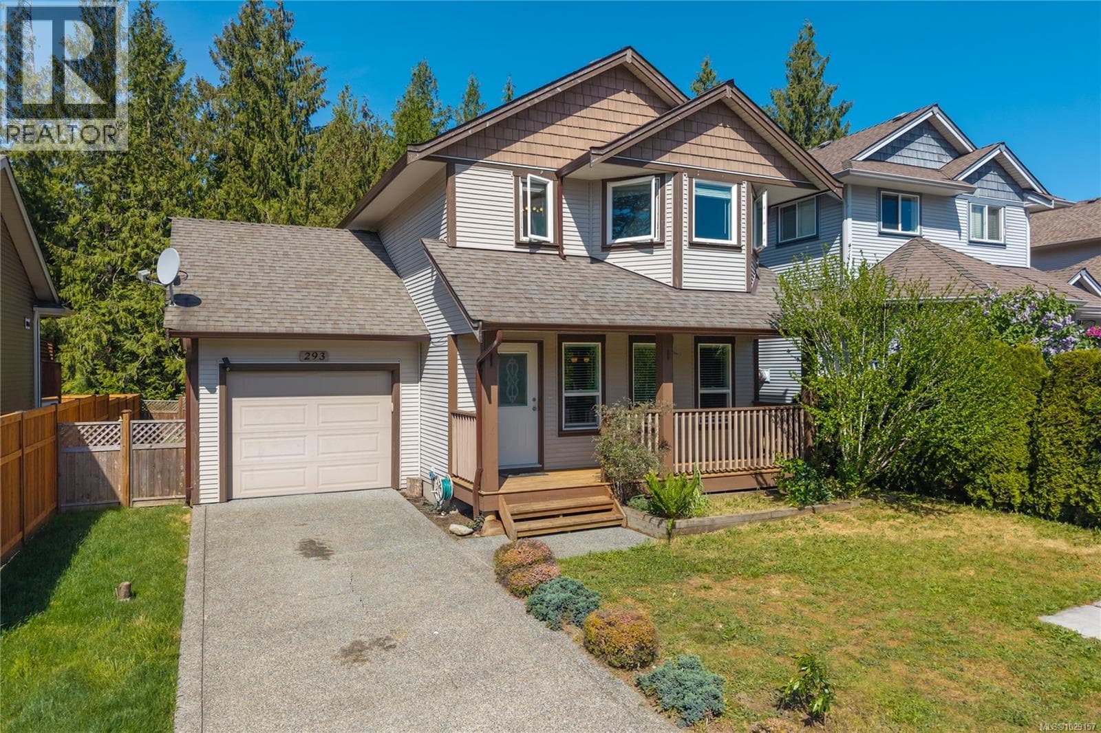 293 APPLEGREEN AVENUE in