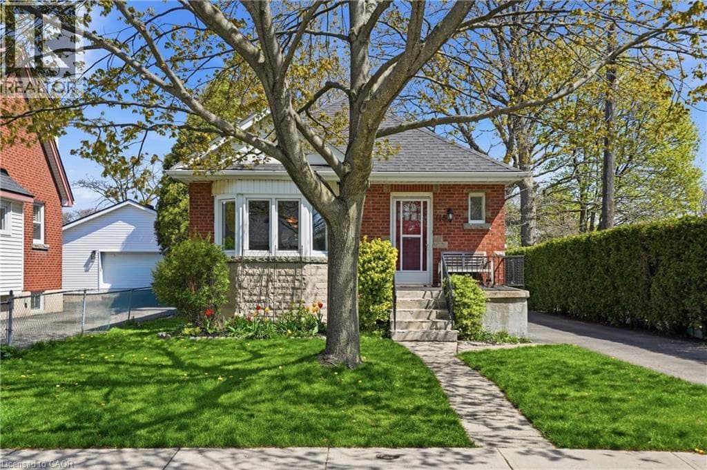 115 EMPRESS AVENUE in Centremount