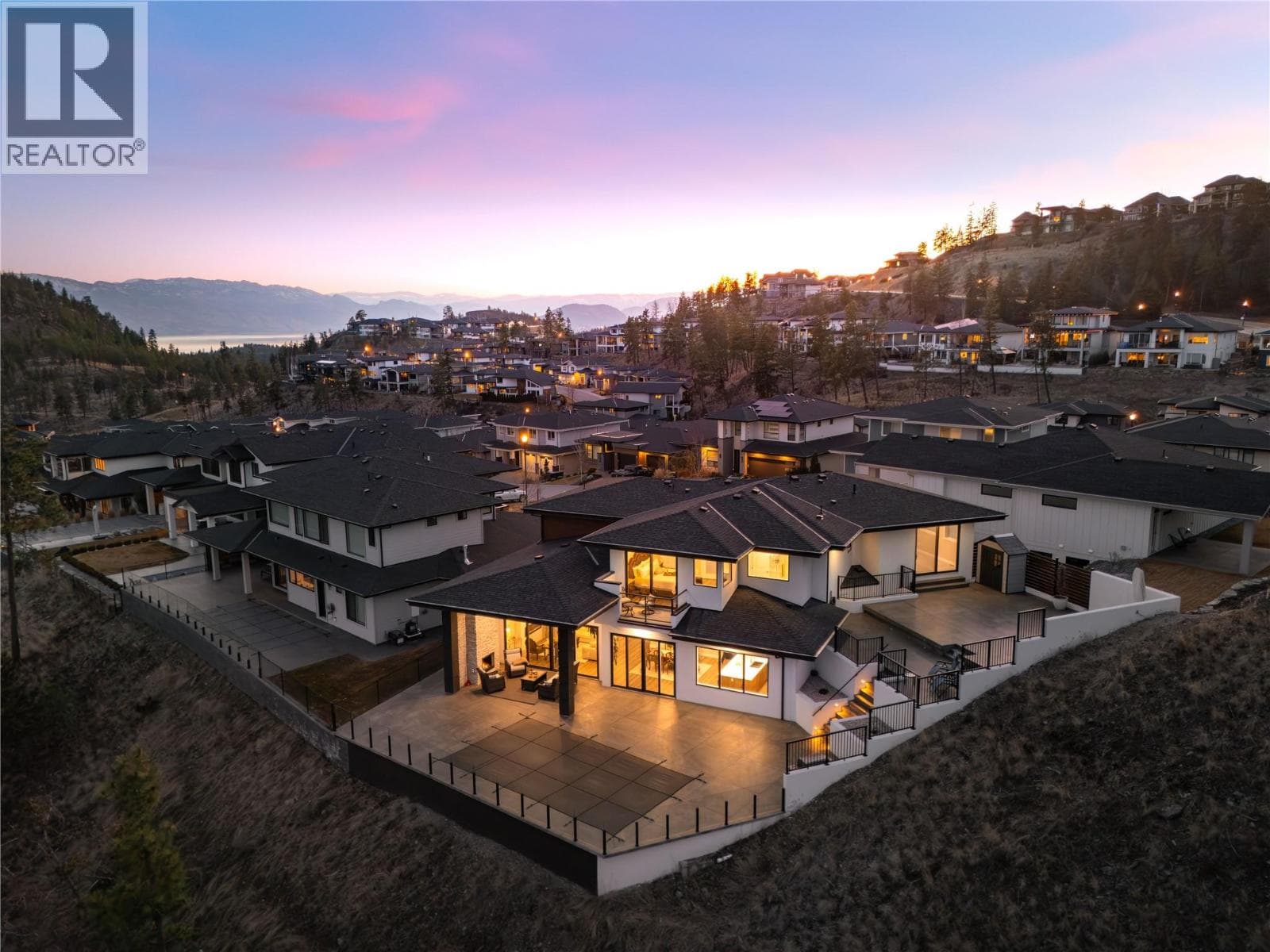 274 SUMMER WOOD DRIVE in Glenmore - Clifton - Dilworth