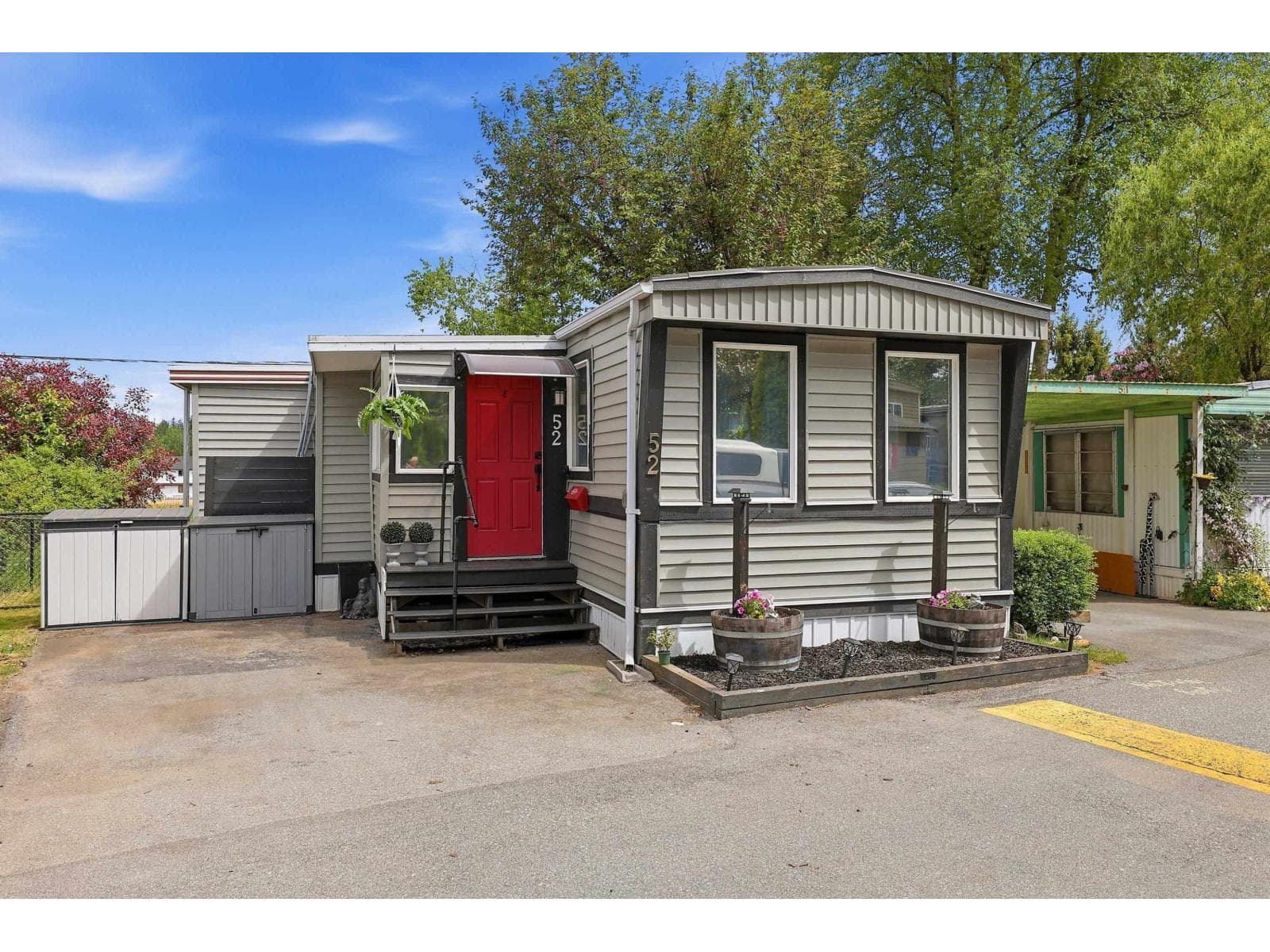 52 24330 FRASER HIGHWAY in Hopington