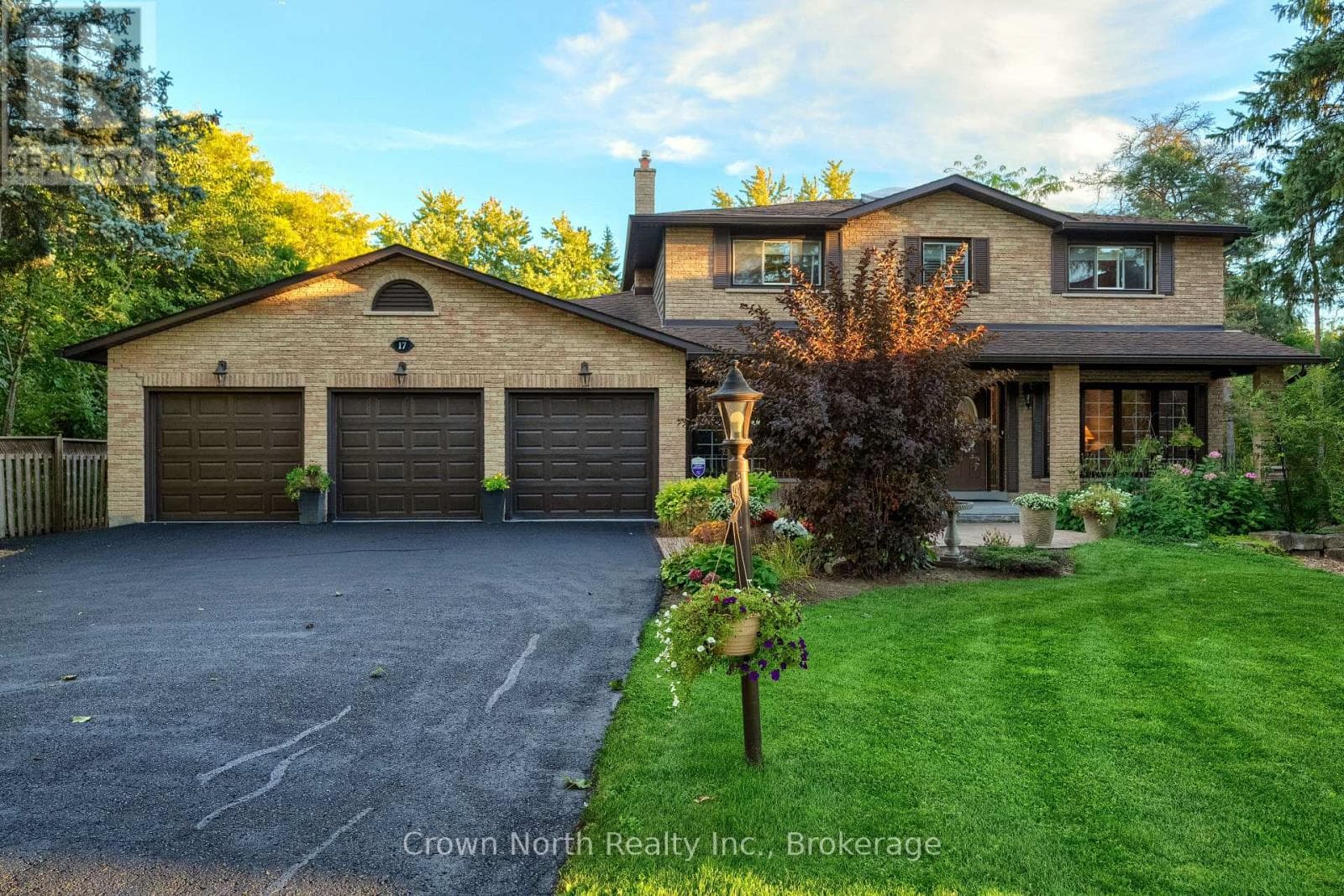 17 BLACK WILLOW COURT in Richmond Hill Bathurst