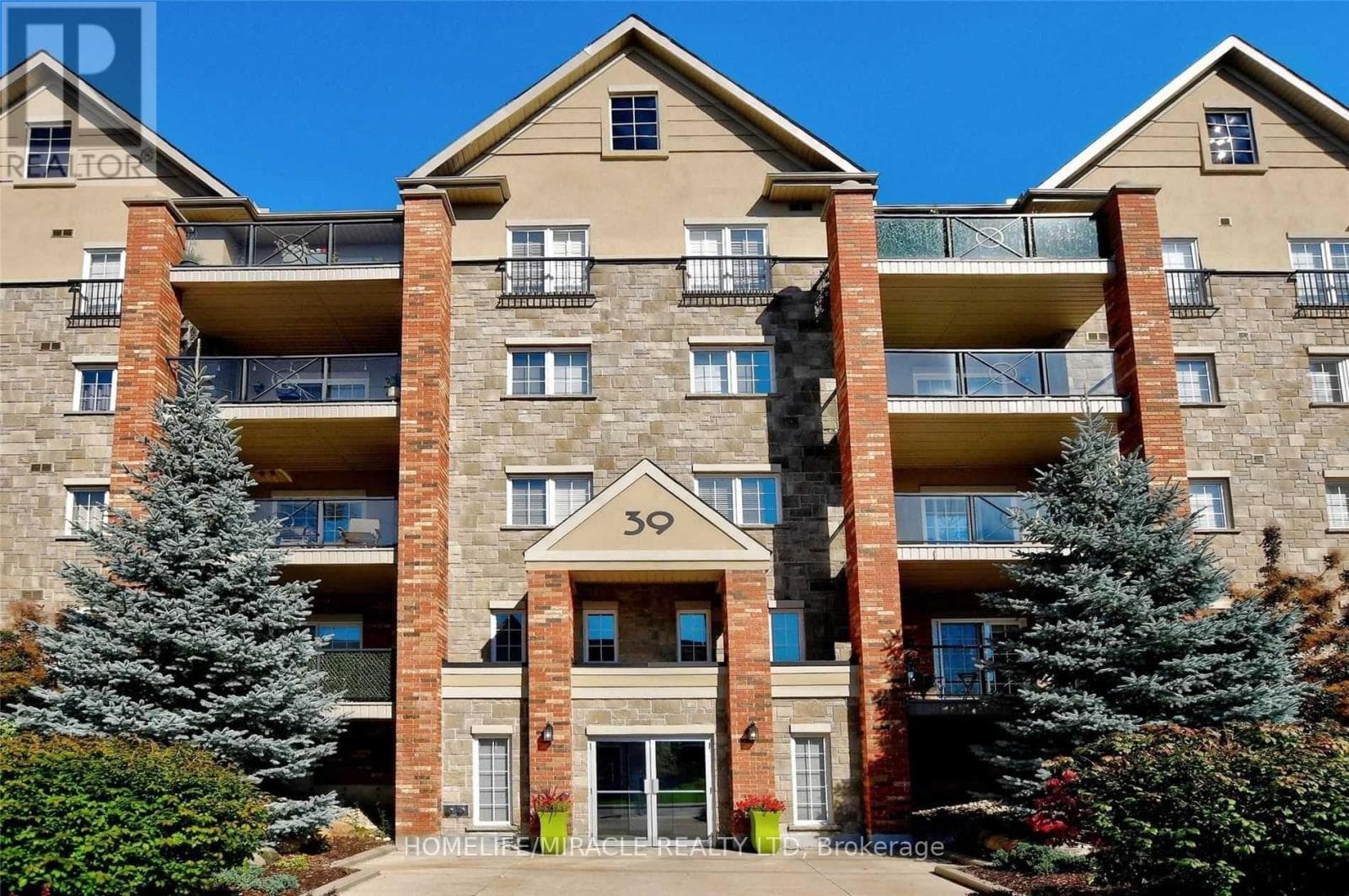 303 - 39 FERNDALE DRIVE S in