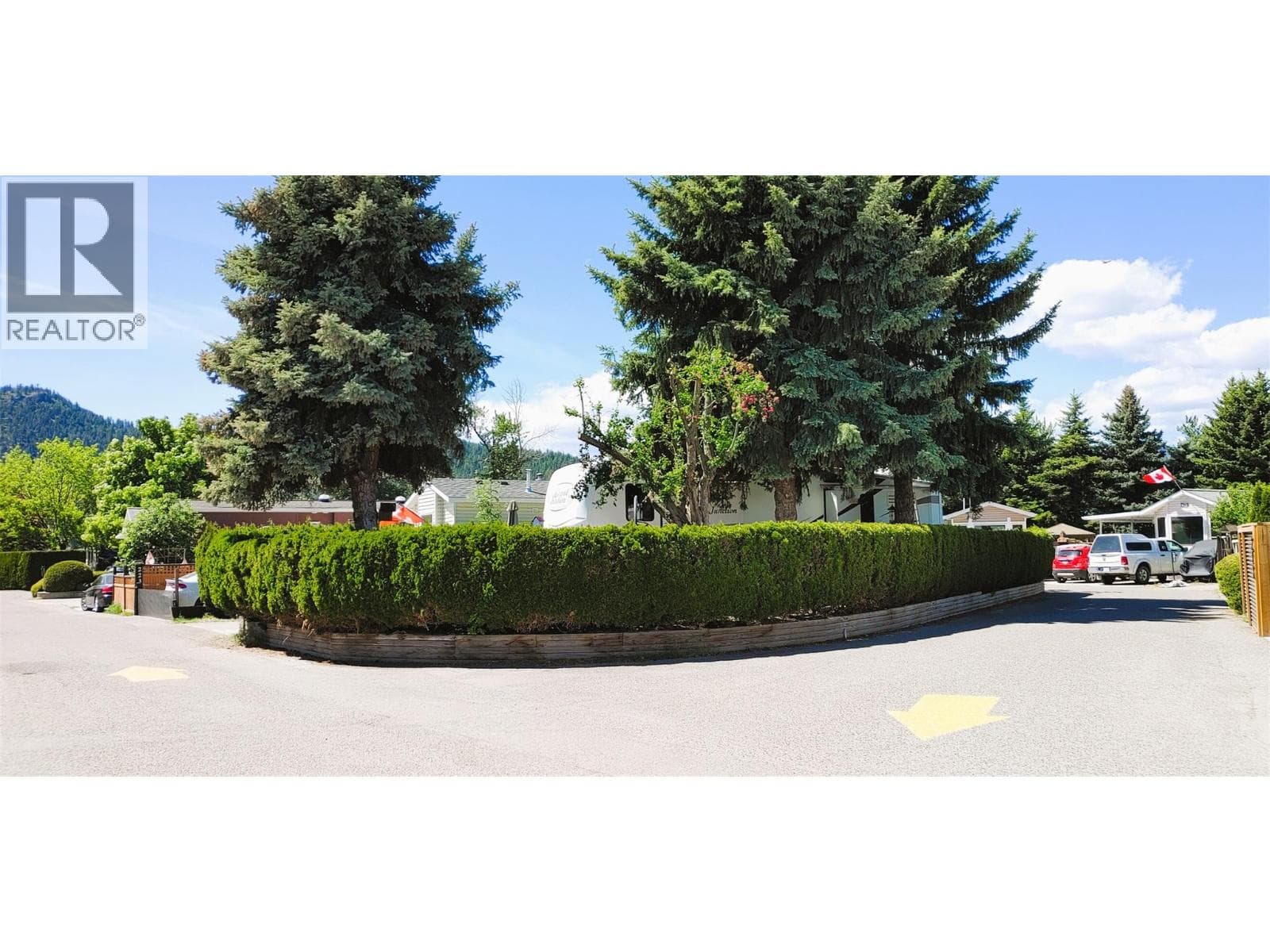 219 415 COMMONWEALTH ROAD in Highway 97