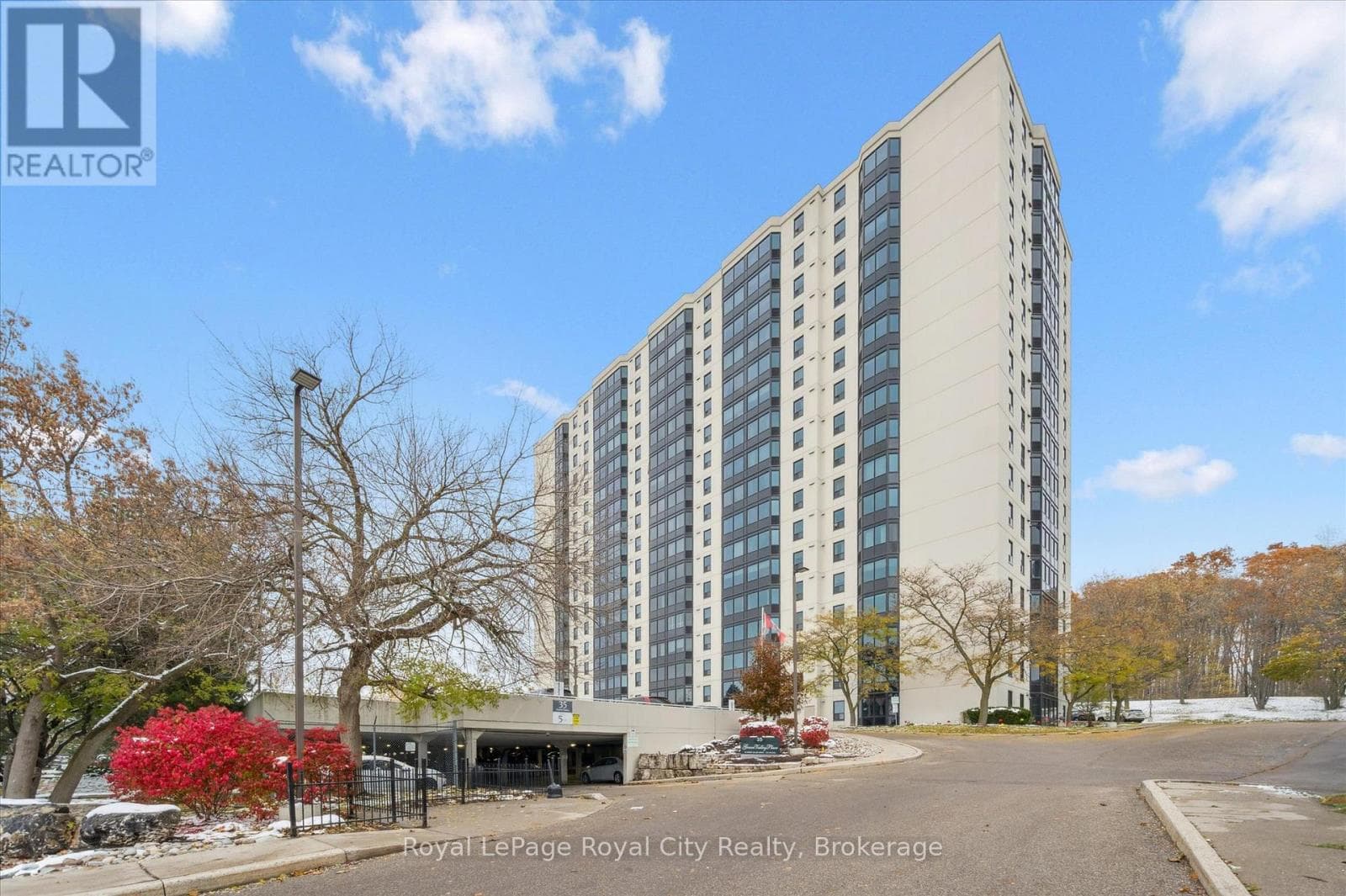 1410 - 35 GREEN VALLEY DRIVE in Doon/Pioneer Park