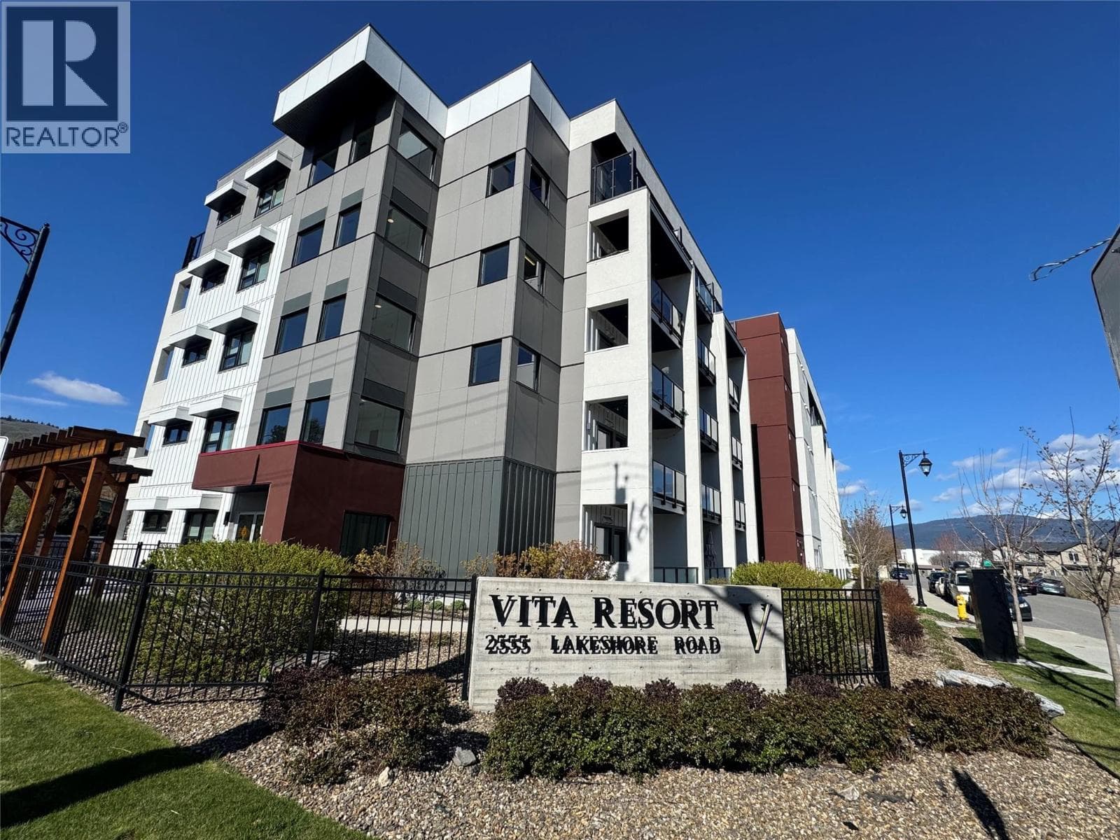2555 Lakeshore Road Unit# 119 in