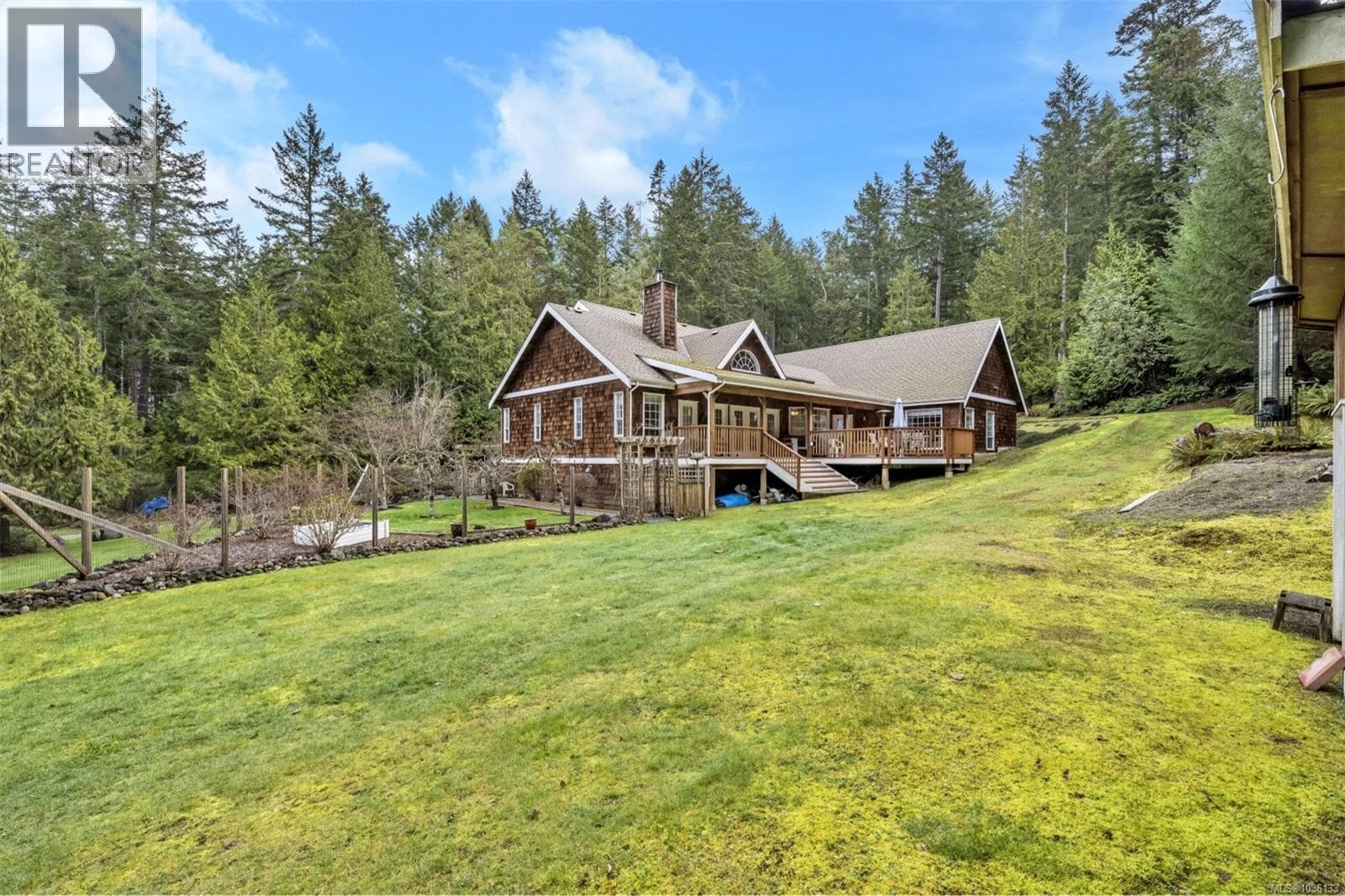 2812 Southey Point Rd in