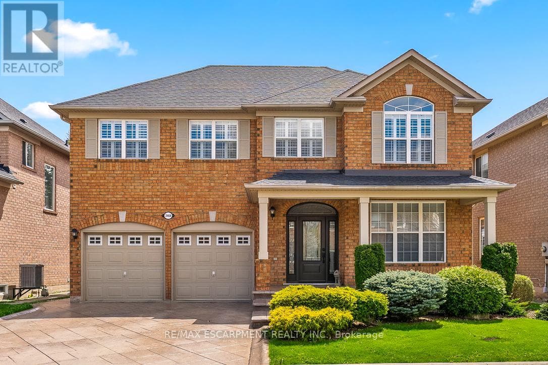 2464 PEBBLESTONE COURT in