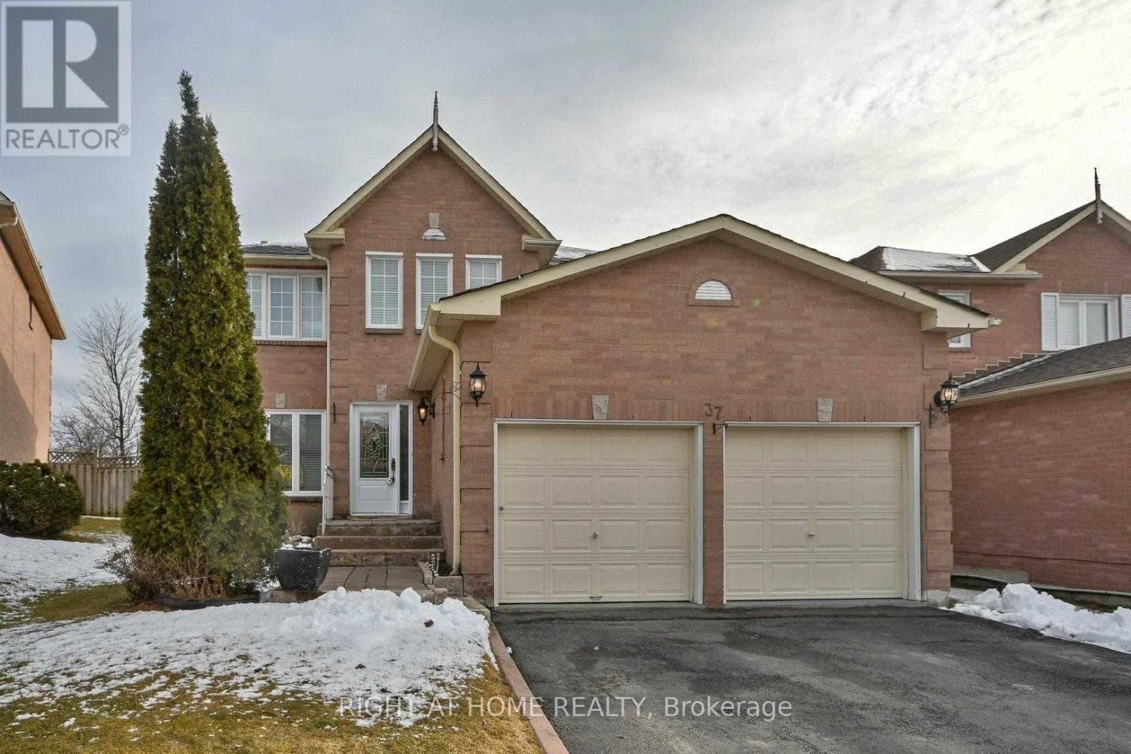 37 WILLCOCKS CRESCENT in Applecroft