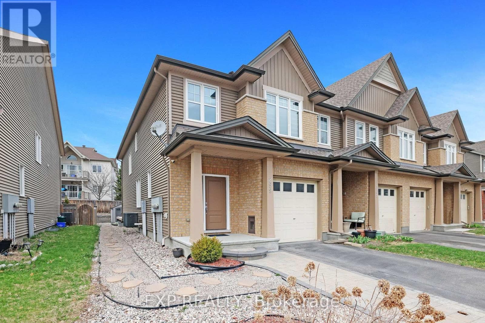 299 WOOD ACRES GROVE in FINDLAY CREEK