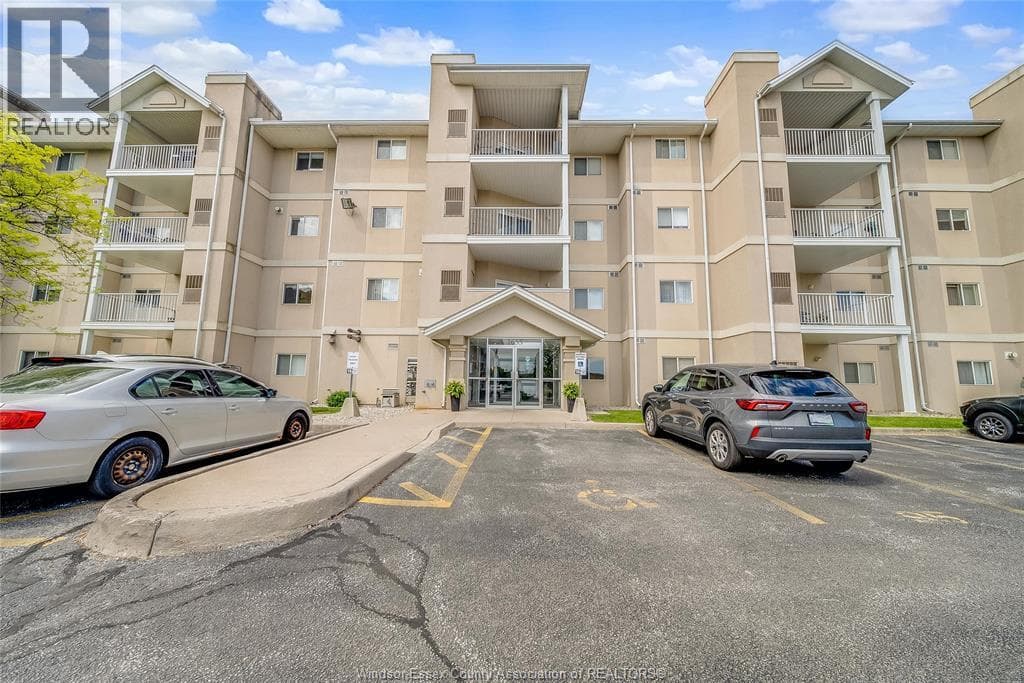 1655 GRAND MARAIS ROAD West Unit# 203 in South Windsor