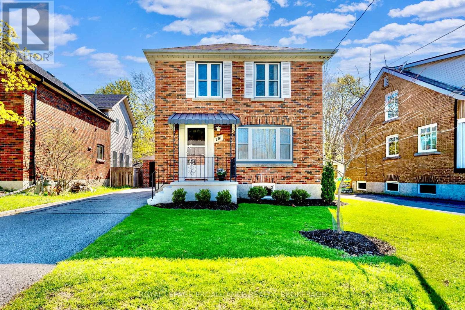 201 WILLINGDON AVENUE in Sunnyside