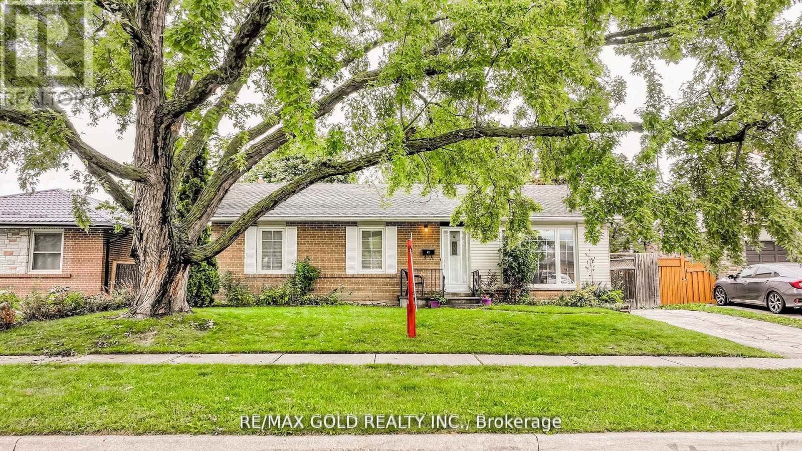 41 ABERDEEN CRESCENT in A-B-C-D-SECTION (BRAMALEA)
