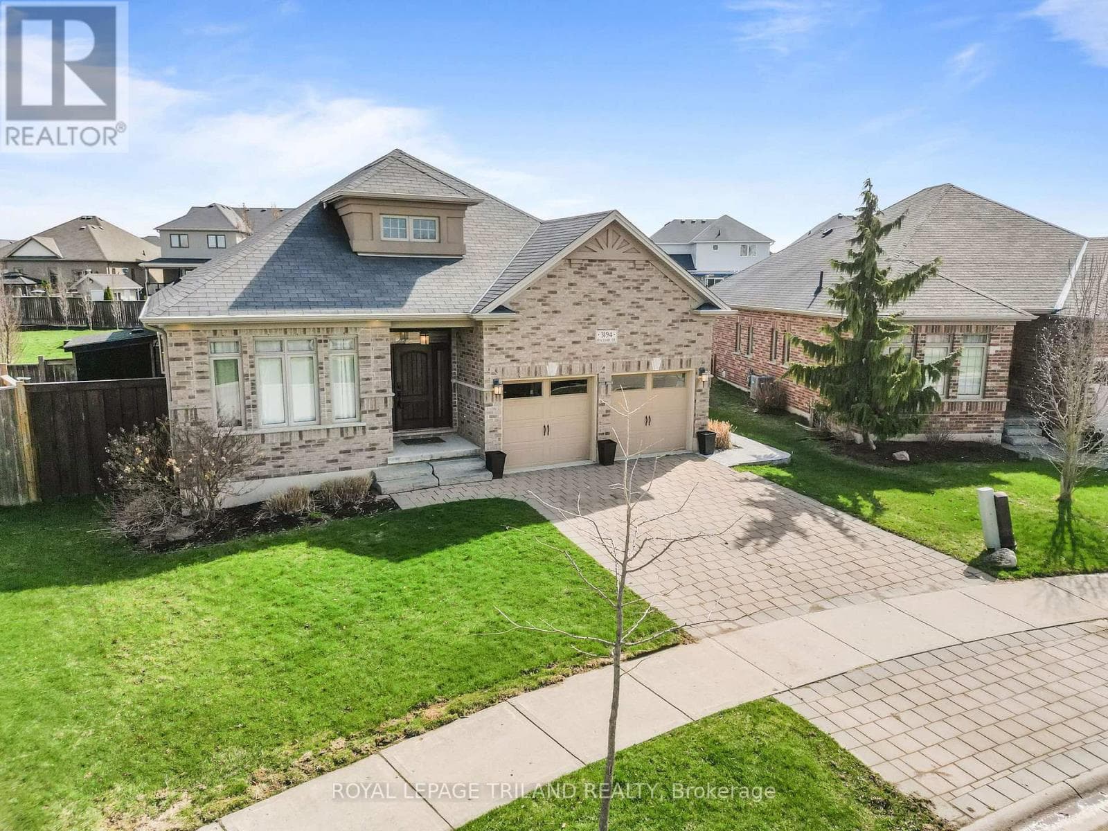 3194 PINCOMBE DRIVE in