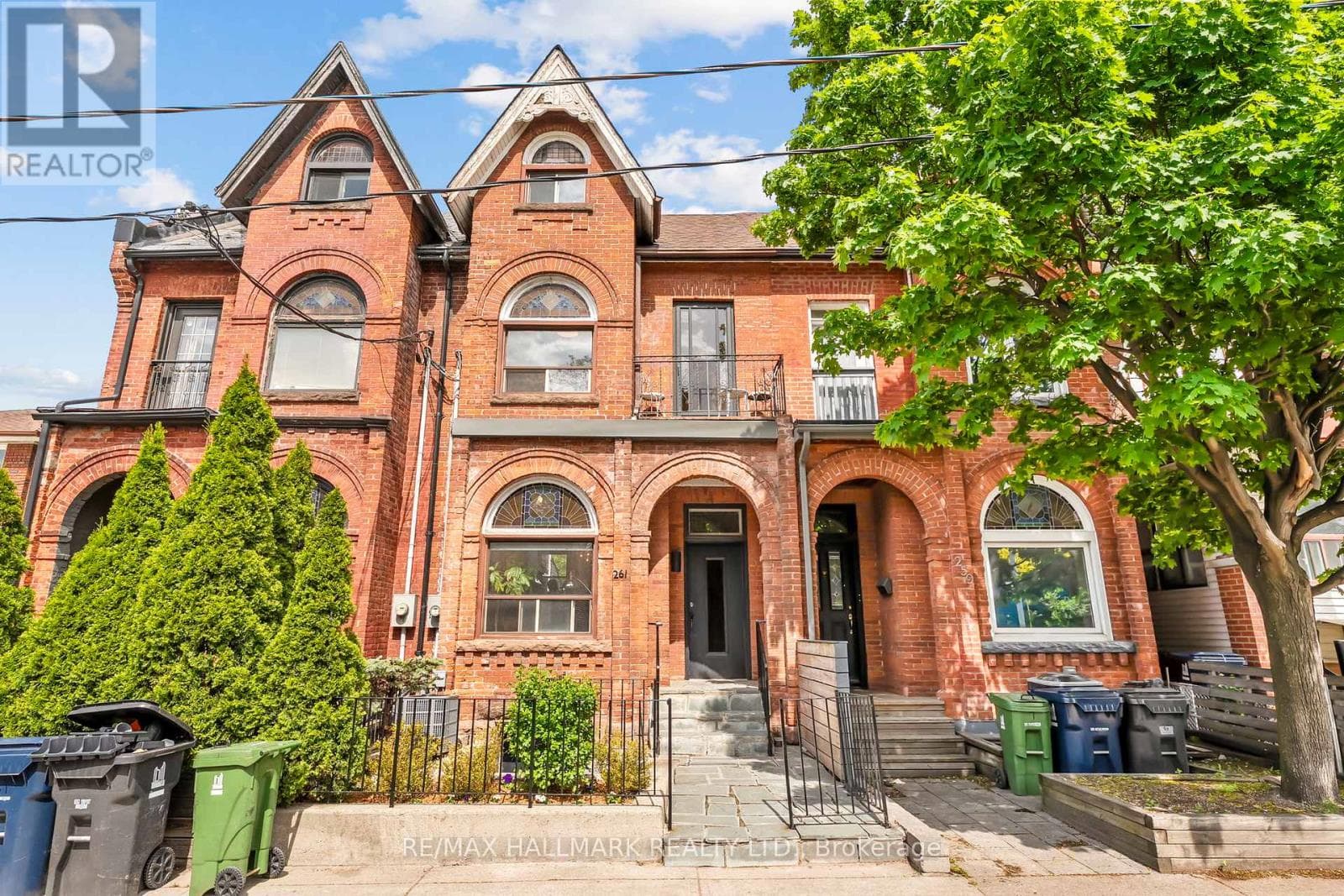 261 OSSINGTON AVENUE in Trinity-Bellwoods