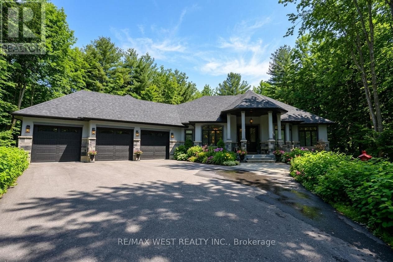 2 SYCAMORE CIRCLE in