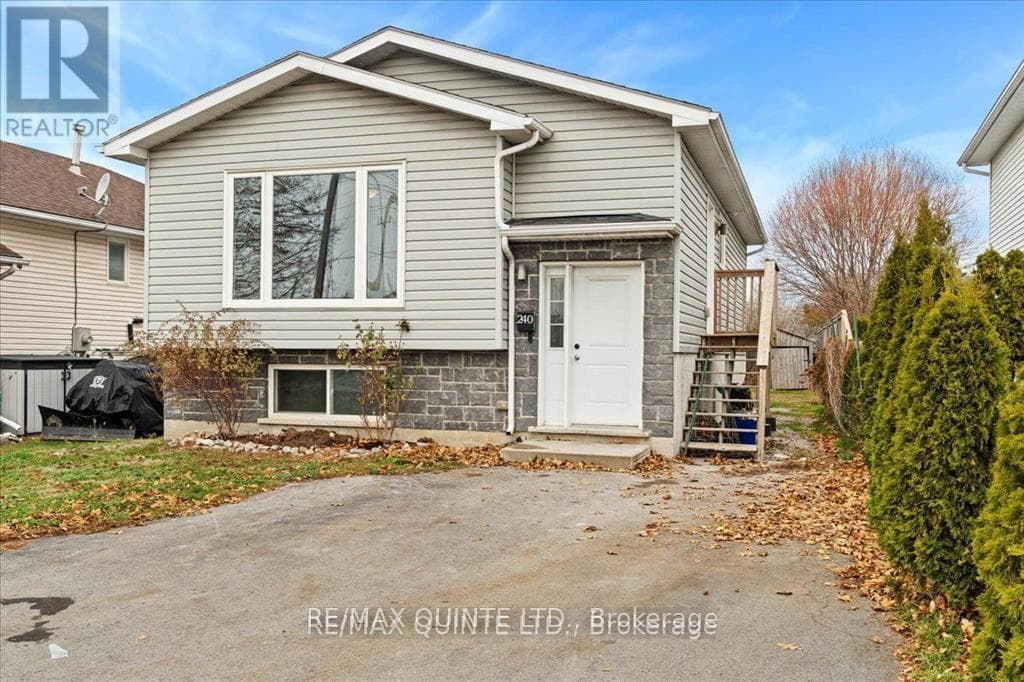240 COLLEGE STREET E in
