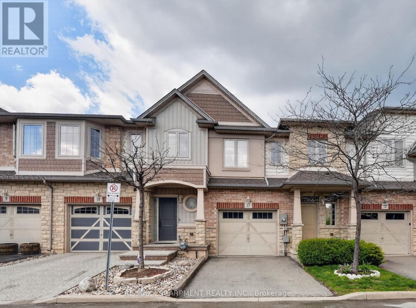 8 LAKELAWN Road Unit# 11 in