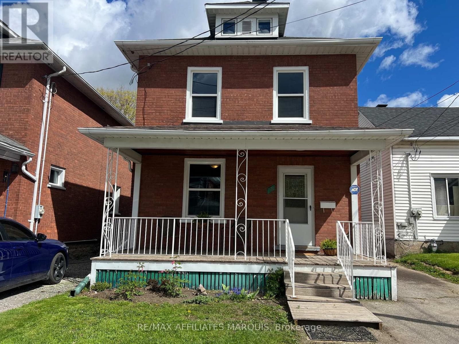 58 WILLIAM STREET W in