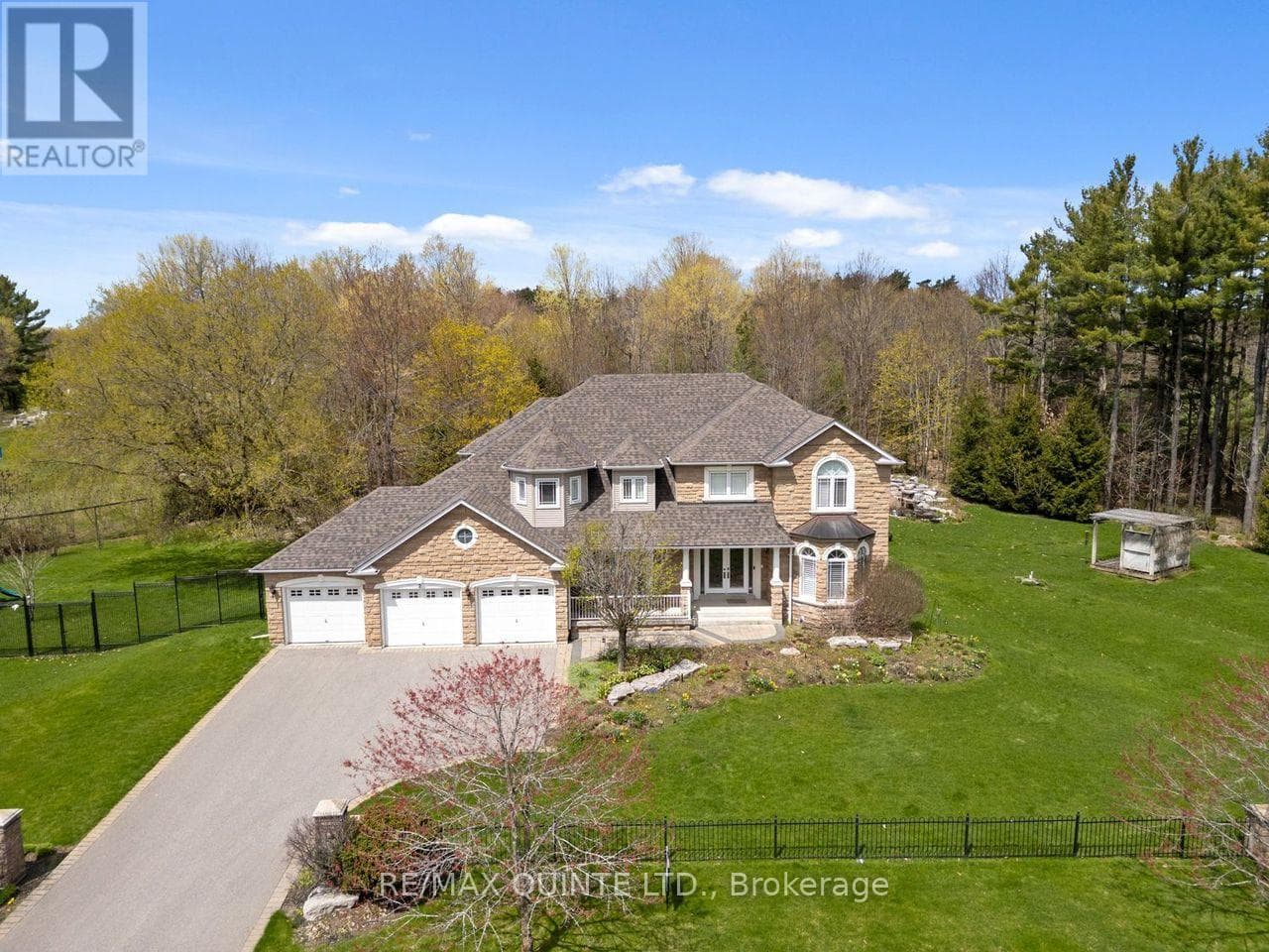 2 TREEVIEW AVENUE in Ballantrae-Stouffville