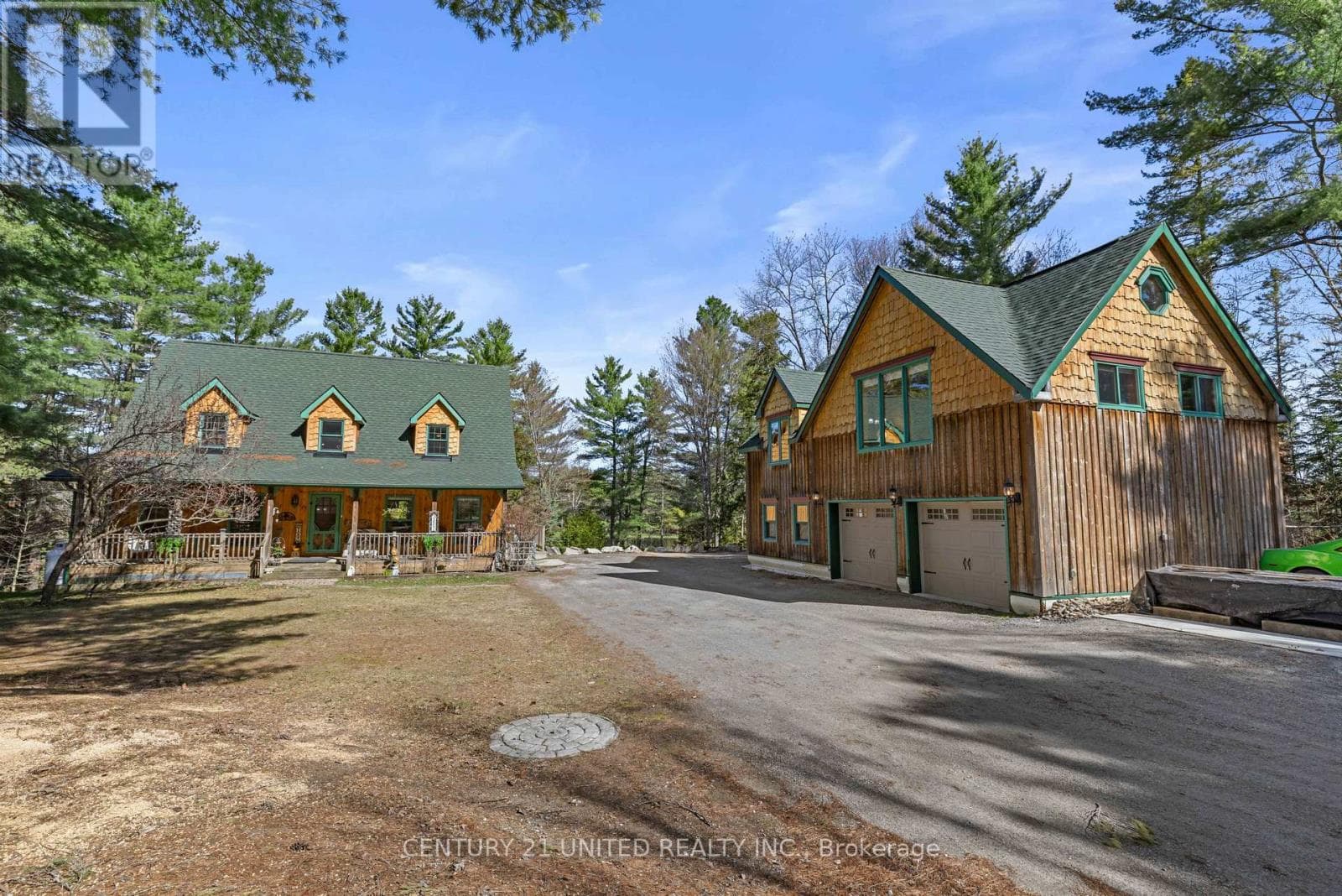 28 VAN LUVEN LANE in