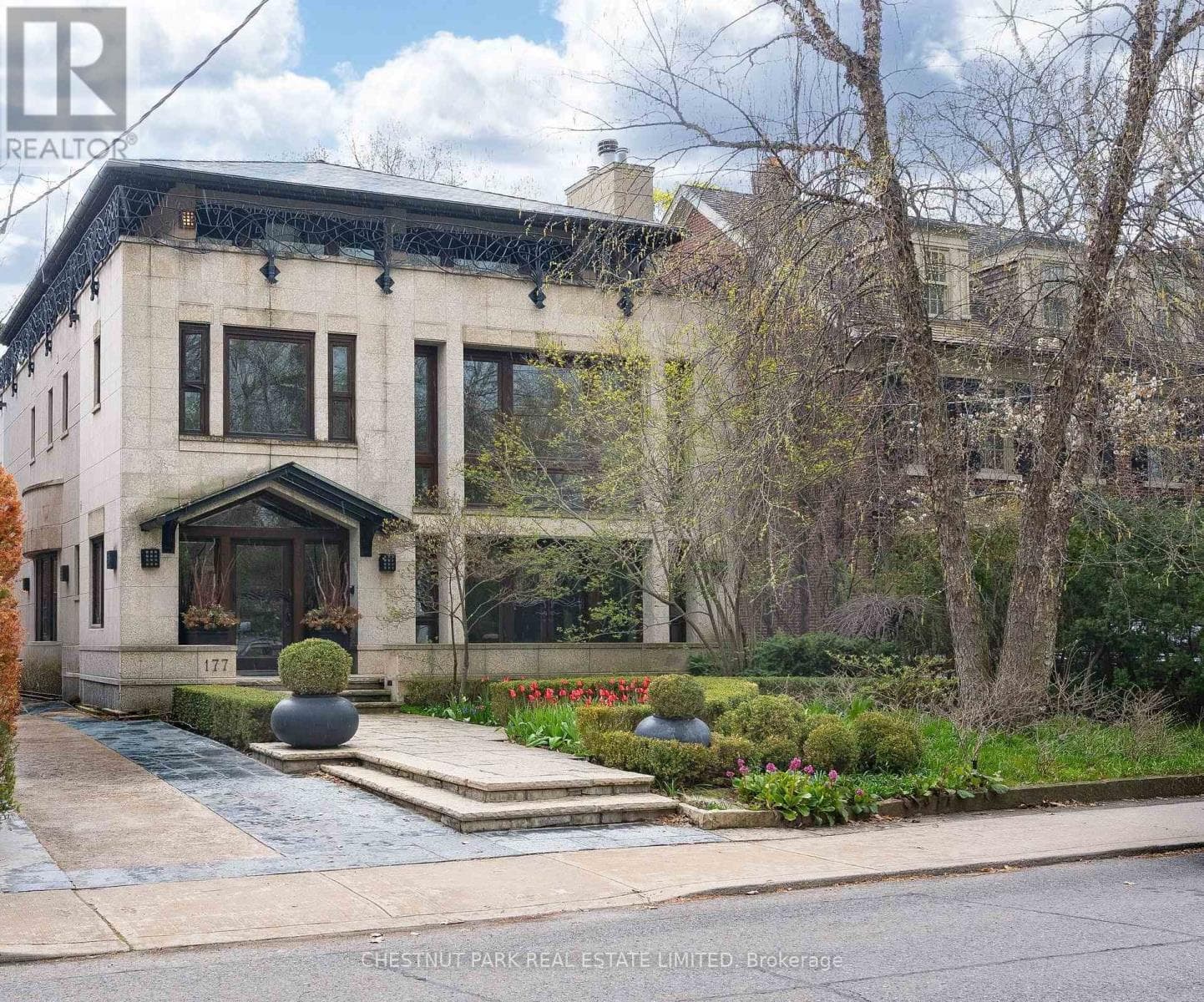 177 ROXBOROUGH DRIVE in Rosedale-Moore Park