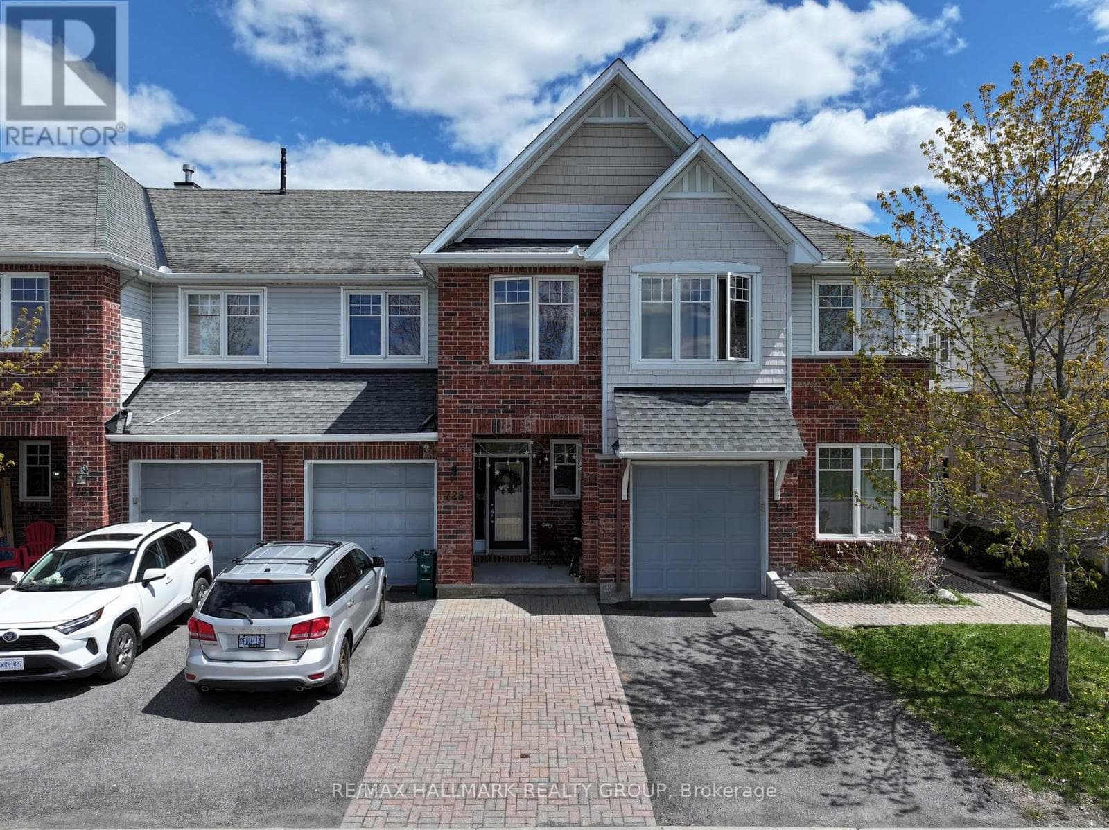 728 CEDAR CREEK DRIVE in FINDLAY CREEK