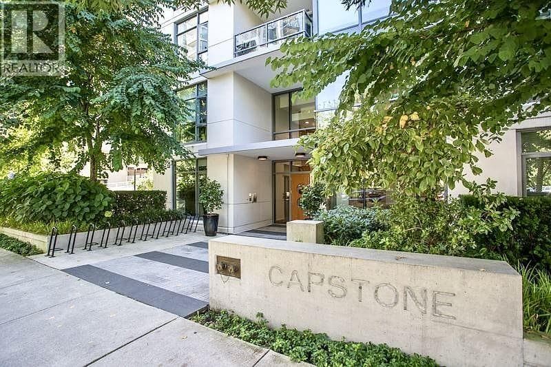 202 135 W 2ND STREET in Lower Lonsdale