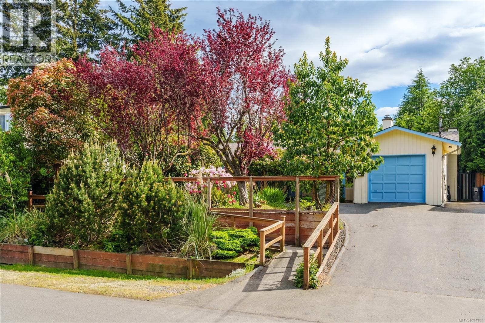 3705 COTTLEVIEW DRIVE in