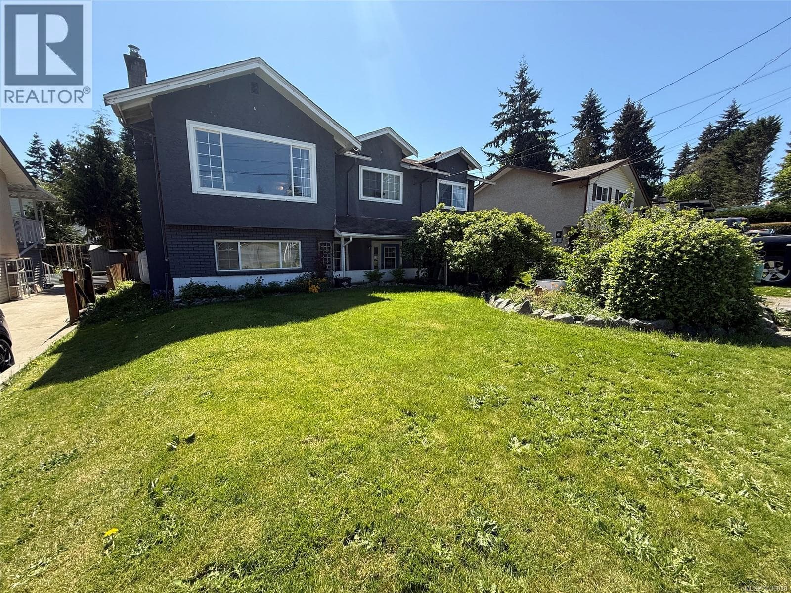 6343 FAIRVIEW WAY in