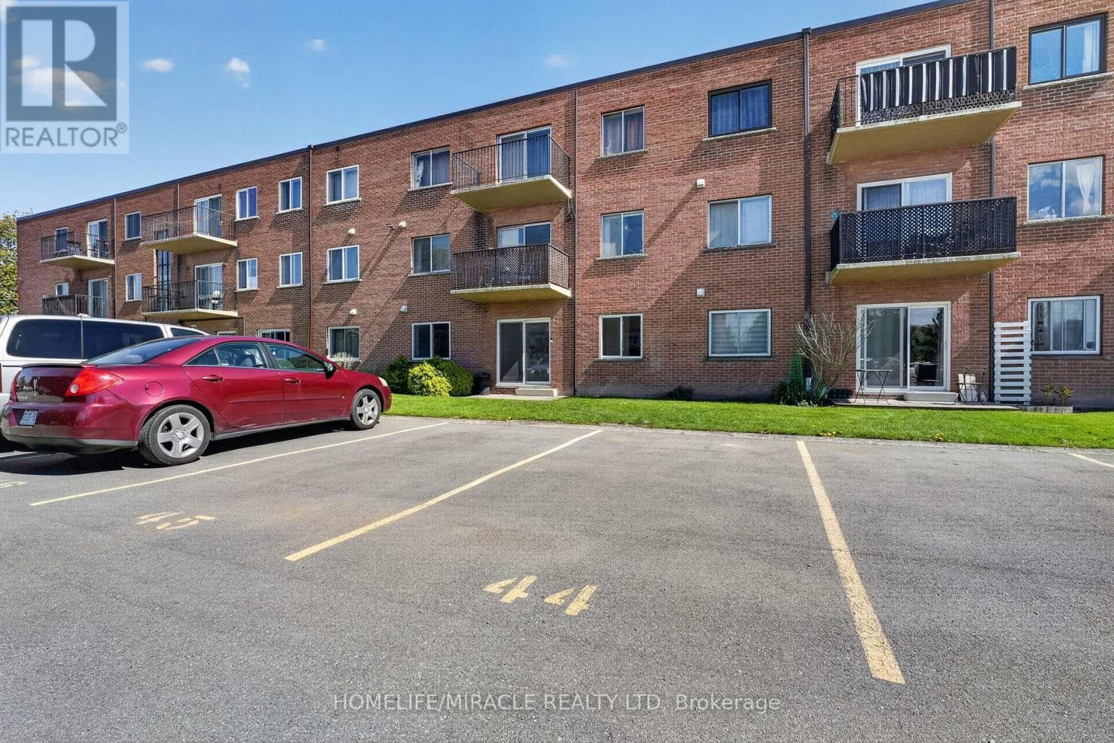 5 - 456 CARLTON STREET in