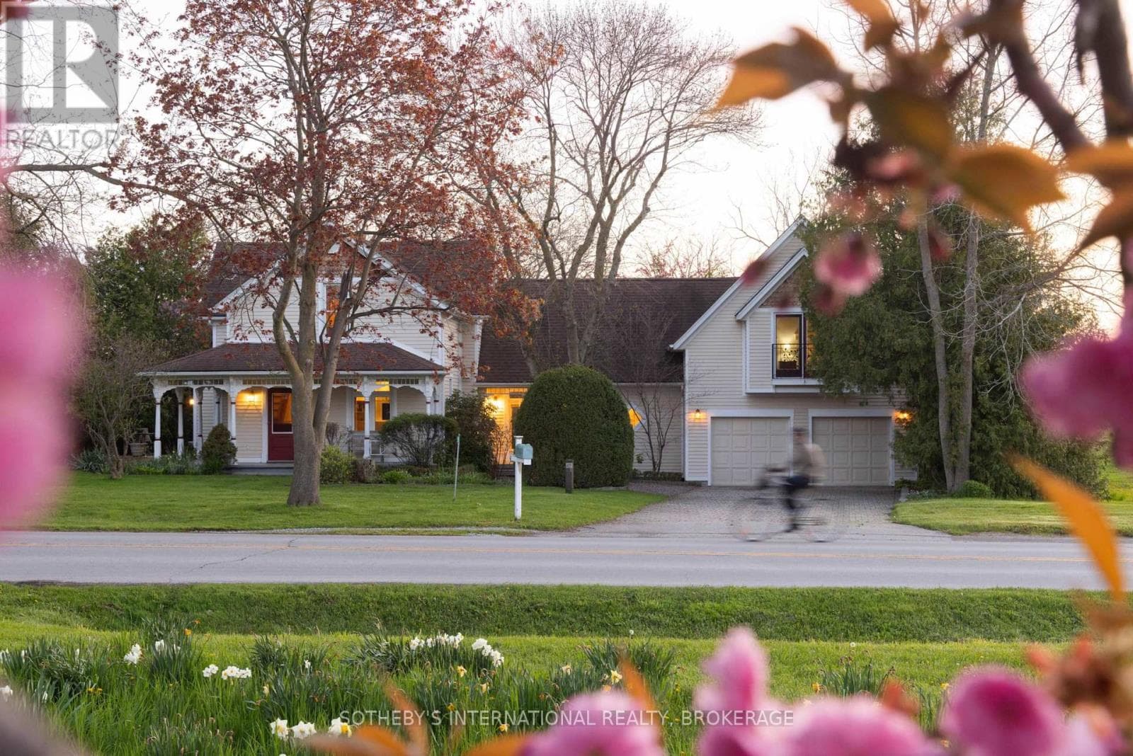 15906 NIAGARA RIVER PARKWAY in