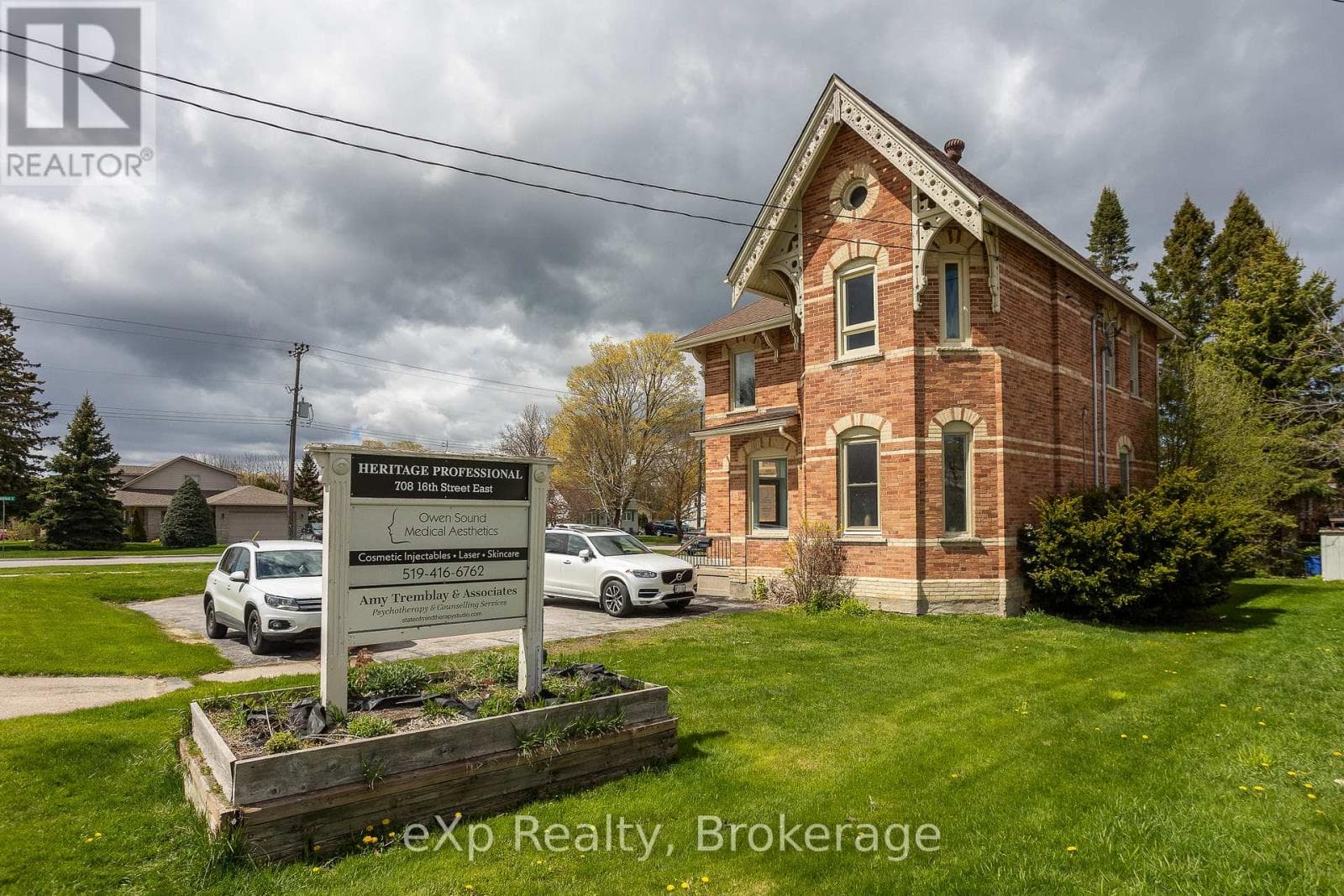 708 16TH STREET E in