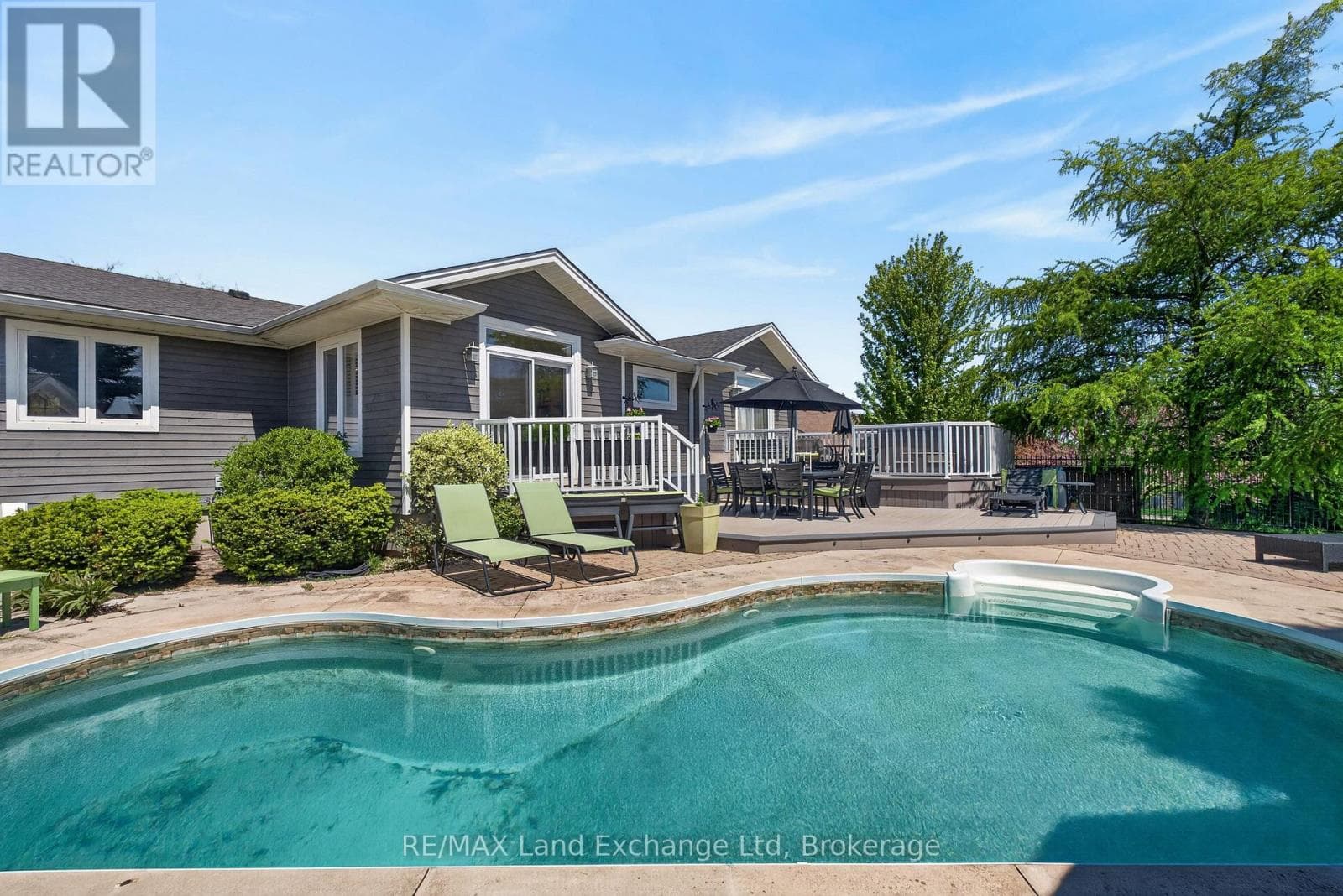 469 GRANDVIEW ROAD in