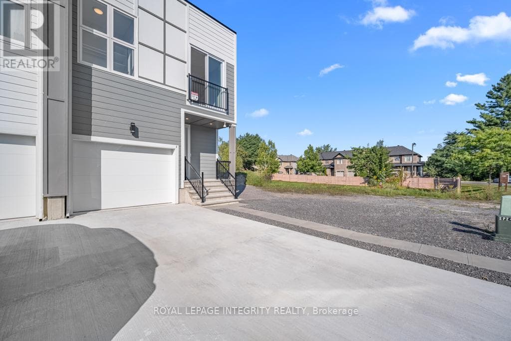 875 A&B CONTOUR STREET in CHAPEL HILL SOUTH