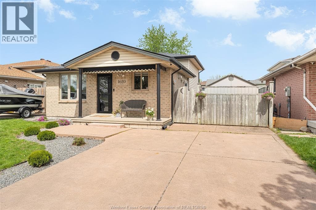 1680 CALDERWOOD AVENUE in Devonshire