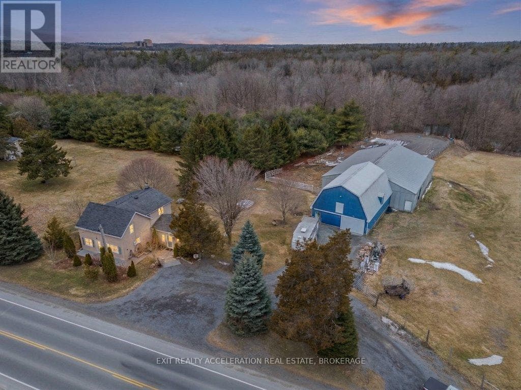1125 COUNTY RD 1 E in