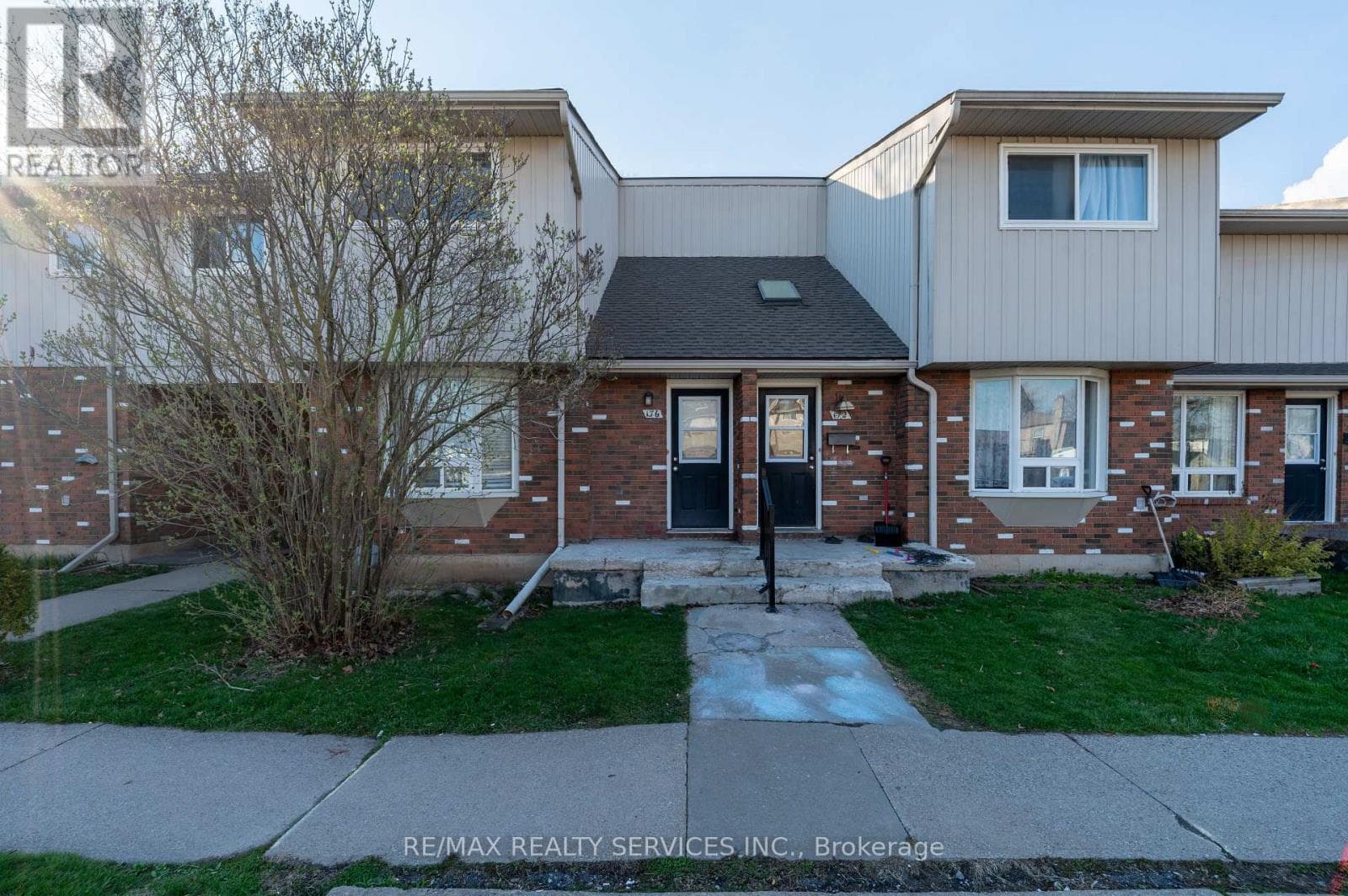 176 - 100 BROWNLEIGH AVENUE in