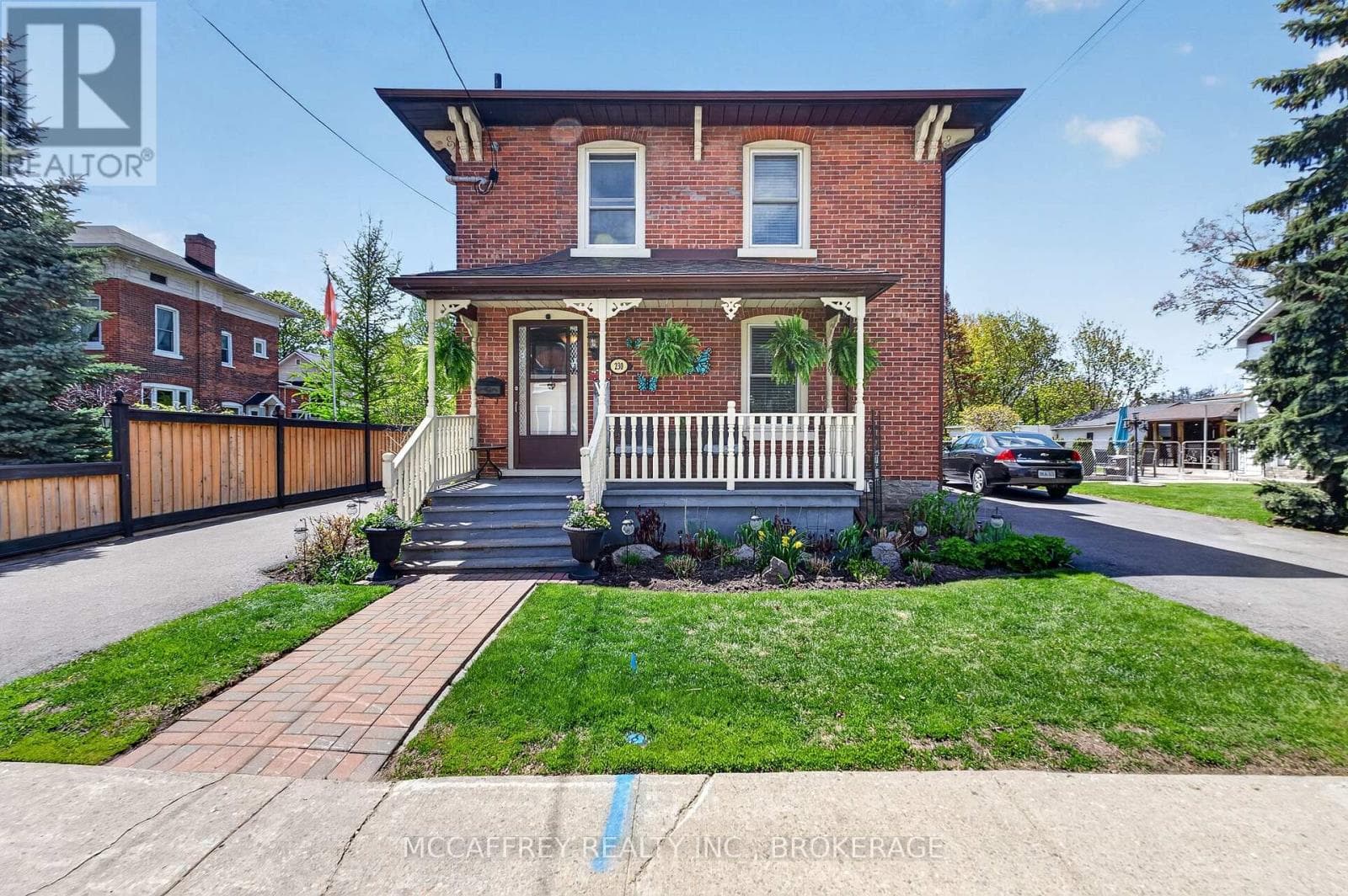 230 CENTRE STREET N in
