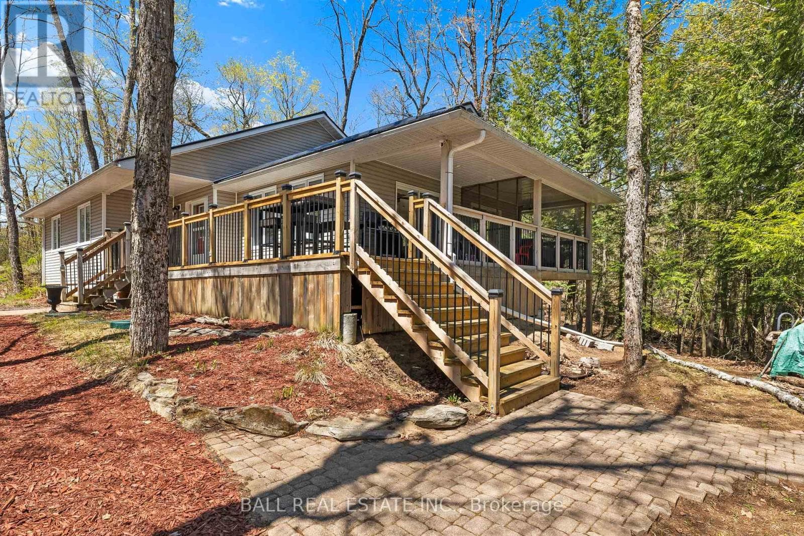 479 EAST CLEAR BAIE ROAD in