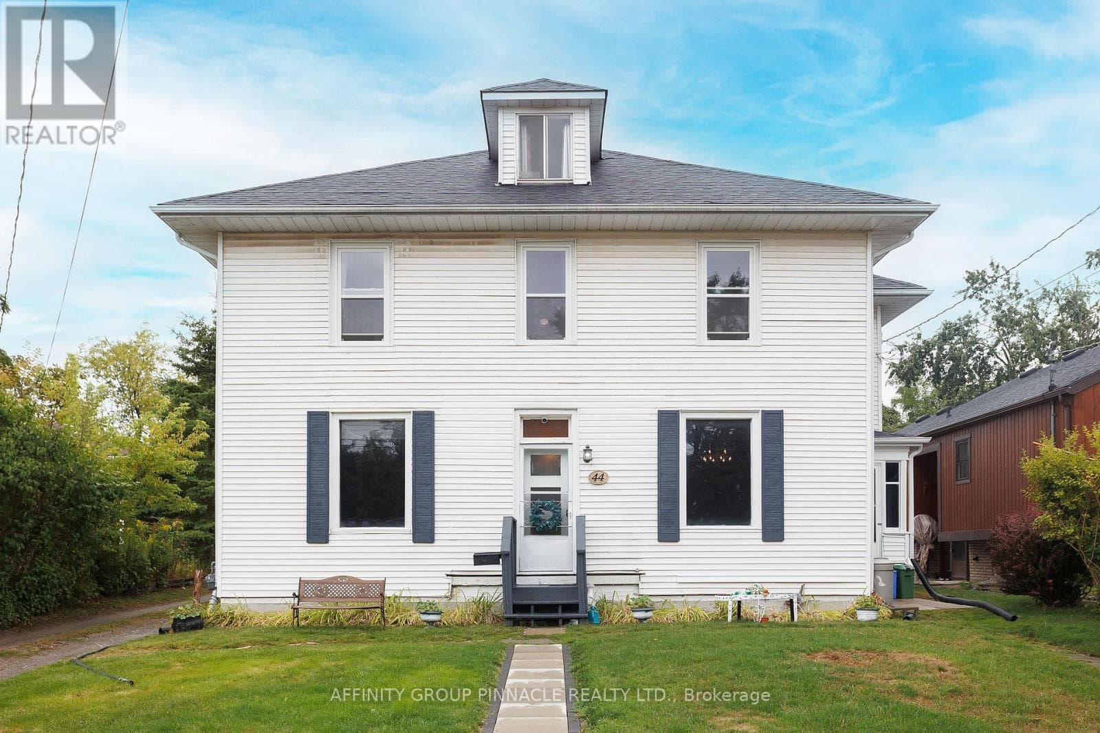 44 ST PATRICK STREET in Lindsay