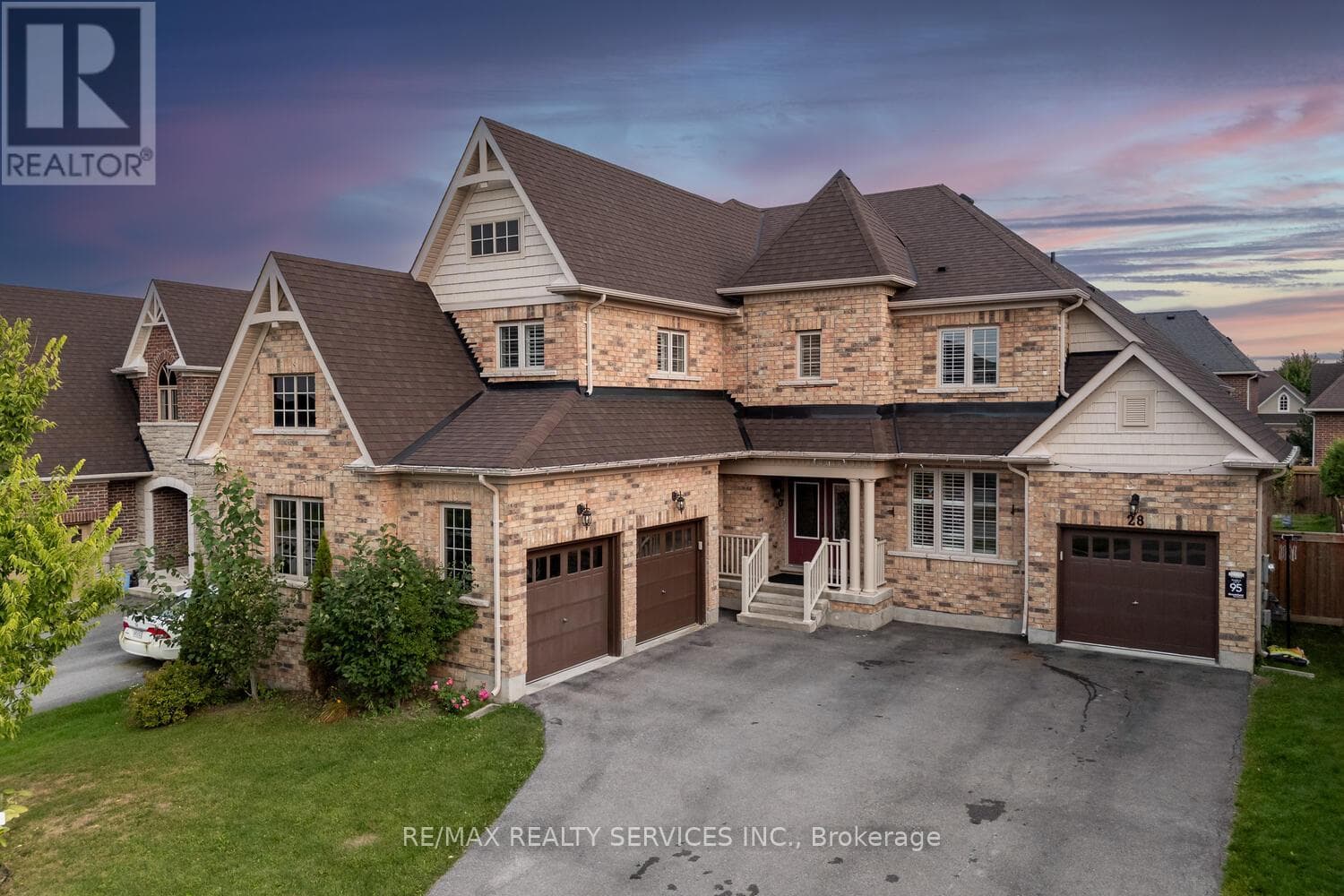 28 STONEGATE AVENUE in