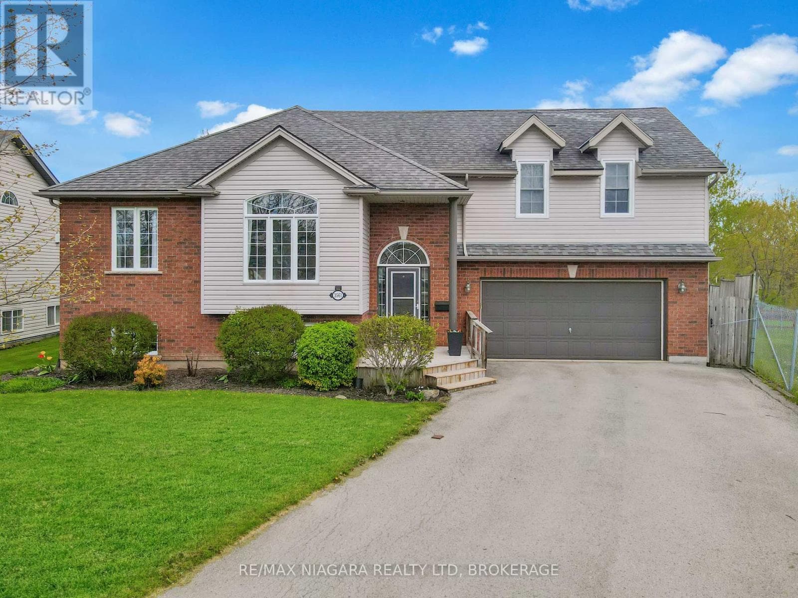 3561 CARVER STREET in